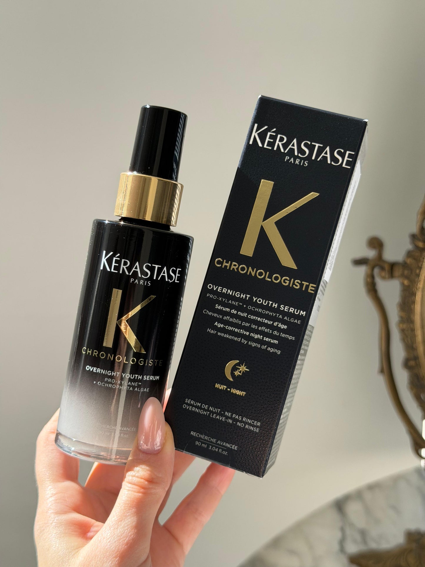 KERASTASE Chronologiste Overnight Youth Serum
Luxurious Overnight Age-Corrective Leave-In Hair Serum