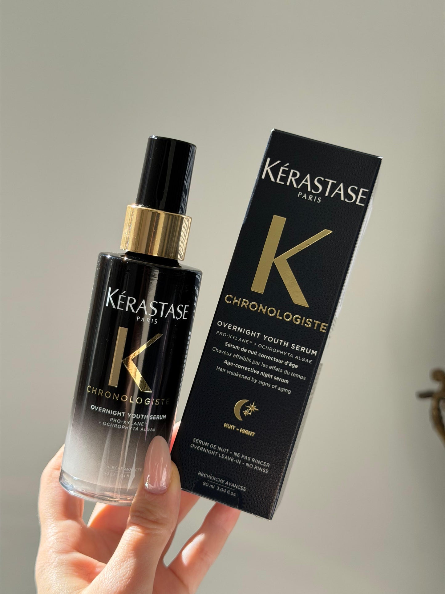 KERASTASE Chronologiste Overnight Youth Serum
Luxurious Overnight Age-Corrective Leave-In Hair Serum