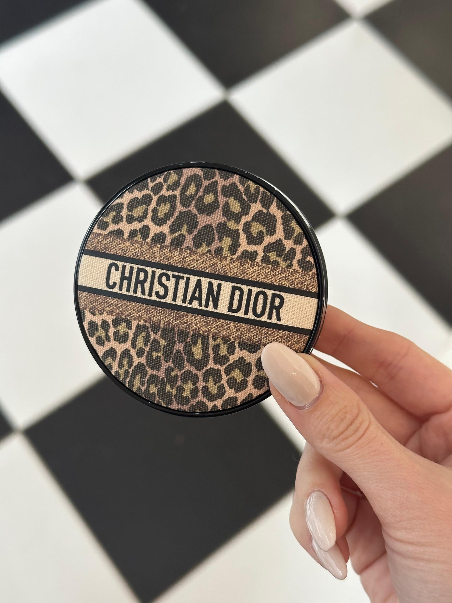 DIOR Forever Skin Glow Cushion Mitzah Limited Edition
Fresh Foundation - 24h Wear and Hydration - Radiant Finish