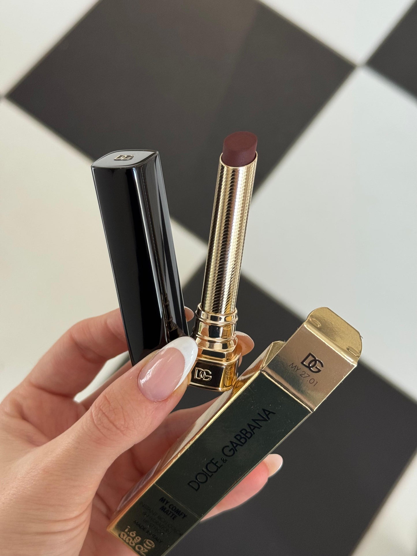 DOLCE&GABBANA My Comfy Matte Lipstick - My 27.01
Instant Rich Color & Hydration Lip Stylo