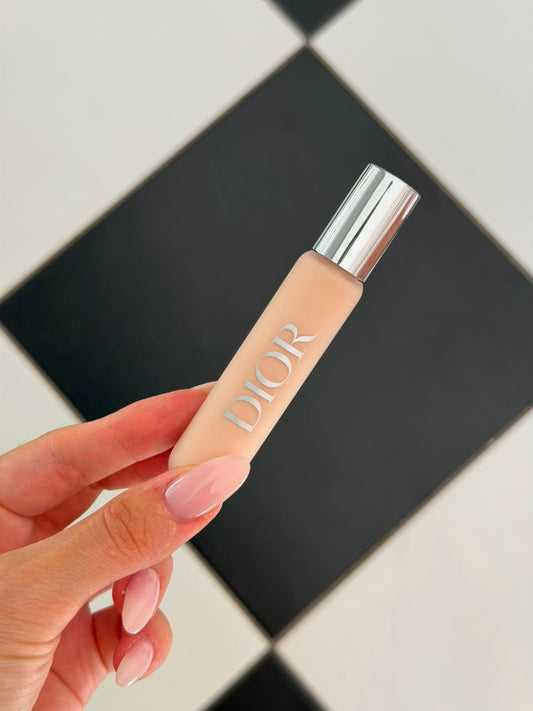 DIOR Backstage Face & Body Flash Perfector Concealer (0CR)
High Coverage - Natural Glow Finish - Waterproof Wear
