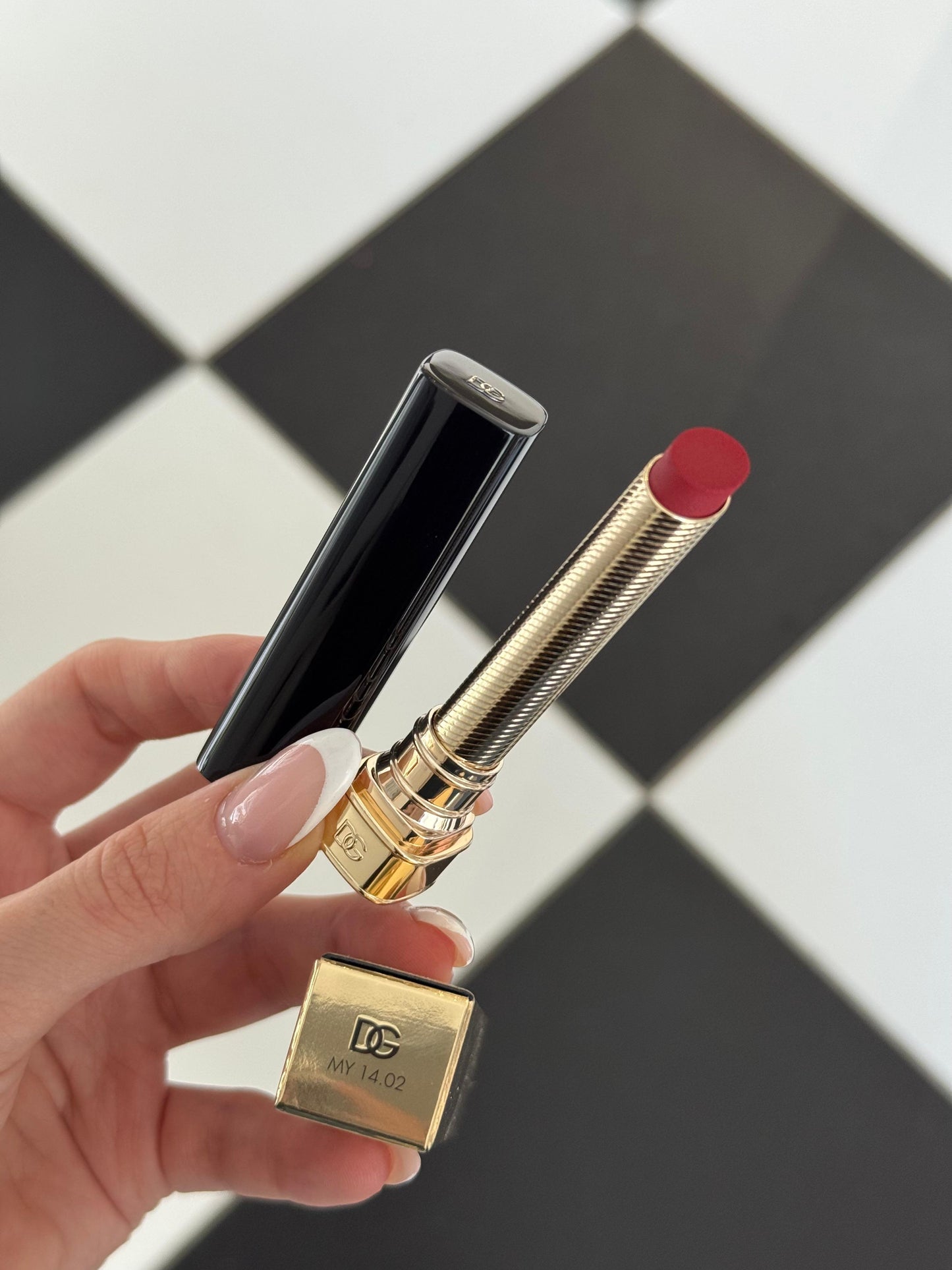 DOLCE&GABBANA My Comfy Matte Lipstick - My 14.02
Instant Rich Color & Hydration Lip Stylo