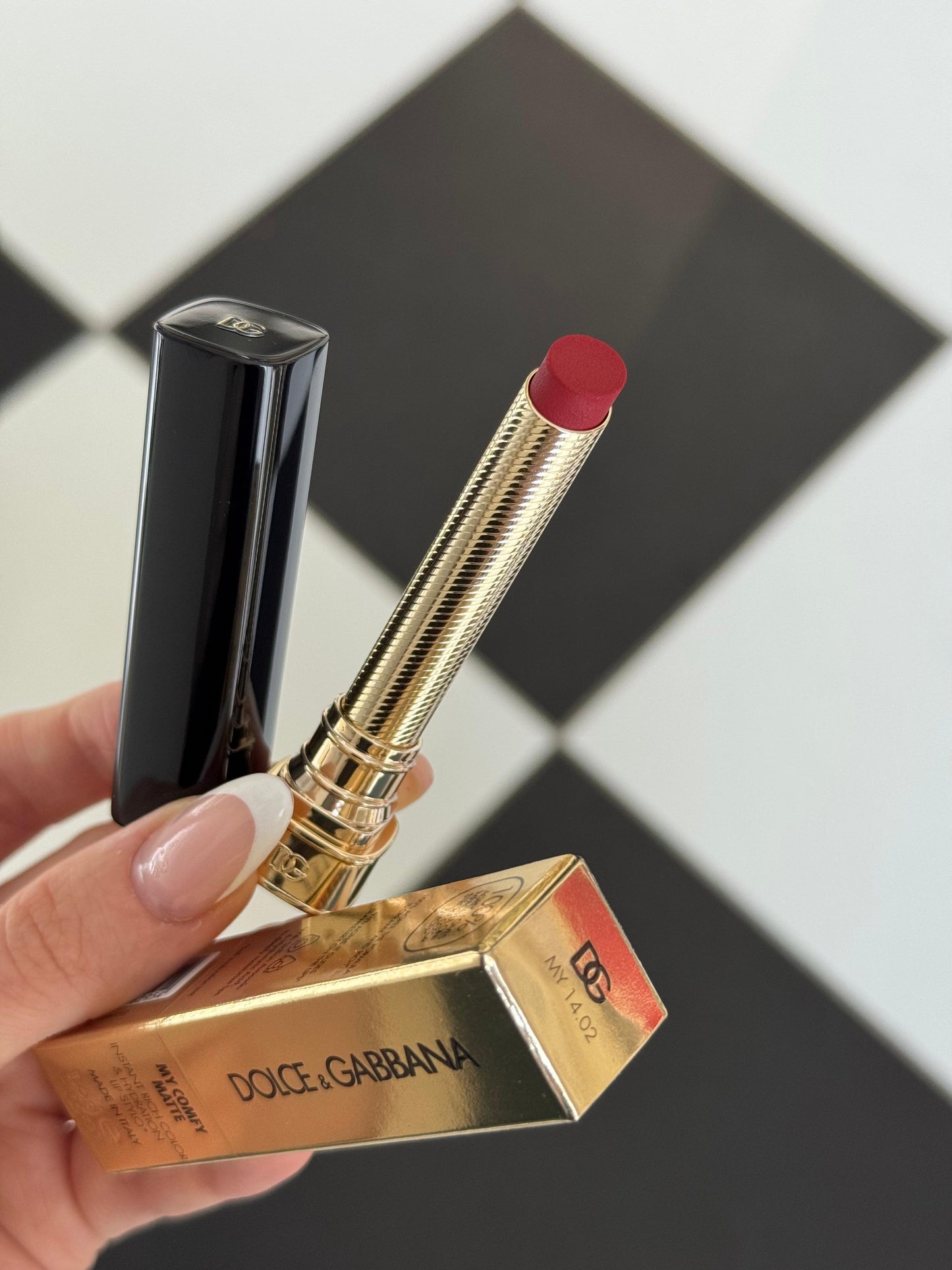 DOLCE&GABBANA My Comfy Matte Lipstick - My 14.02
Instant Rich Color & Hydration Lip Stylo