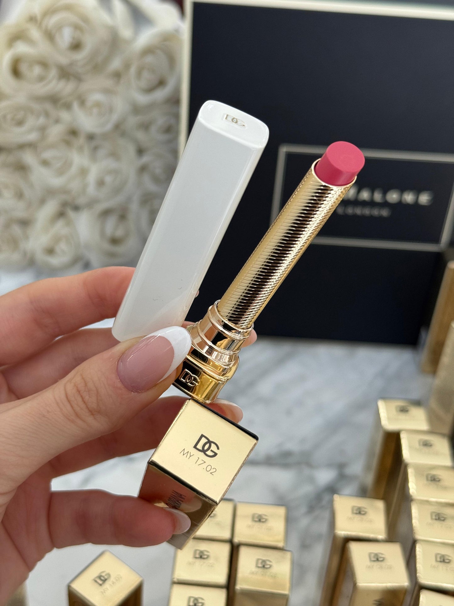 DOLCE&GABBANA My Juicy Sheer Lipstick - My 17.02
Instant Shine & Hydration Lip Stylo