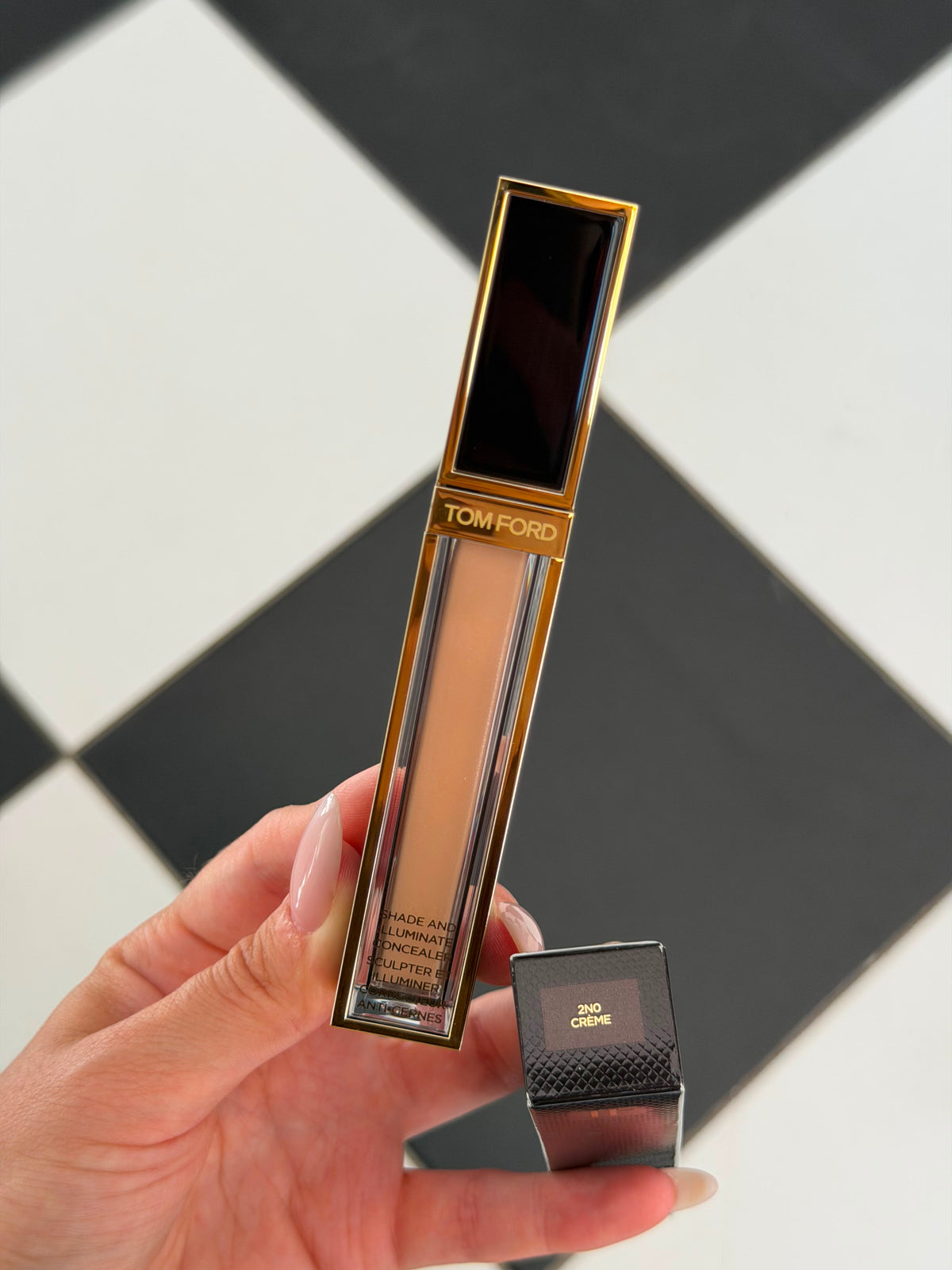 TOM FORD Shade And Illuminate Concealer (2N0)