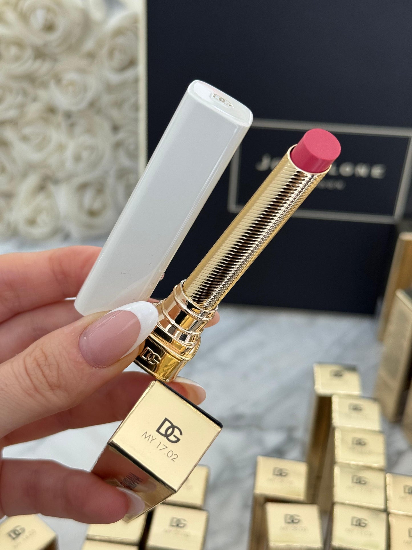 DOLCE&GABBANA My Juicy Sheer Lipstick - My 17.02
Instant Shine & Hydration Lip Stylo