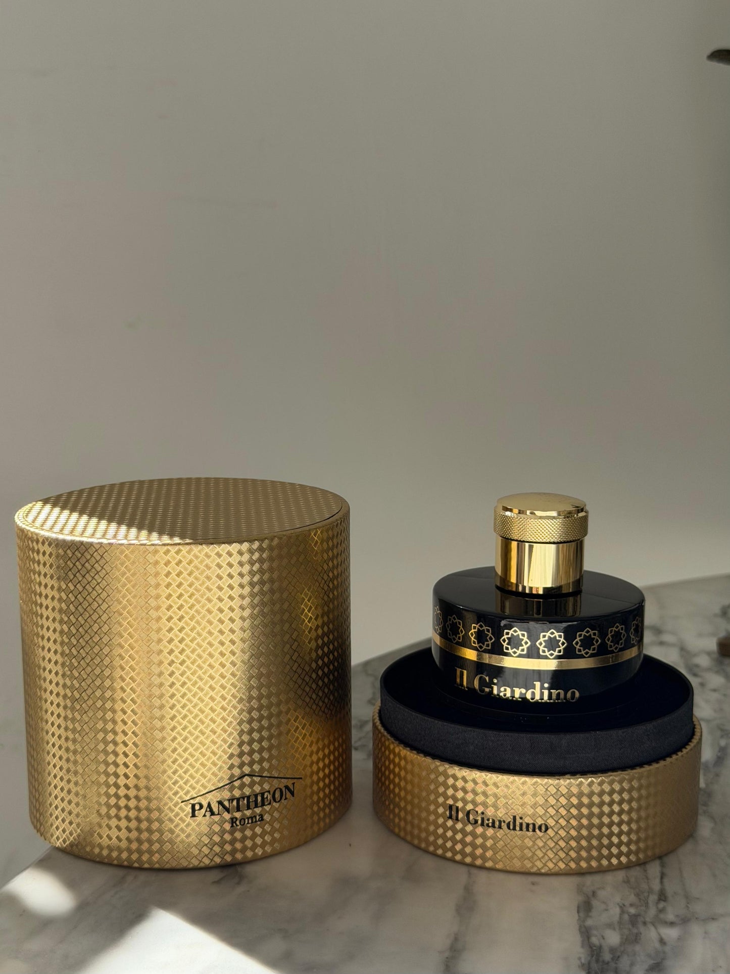PANTHEON ROMA
Il Giardino Extrait De Parfum 100ml
Unisex, Green Woody Fragrance