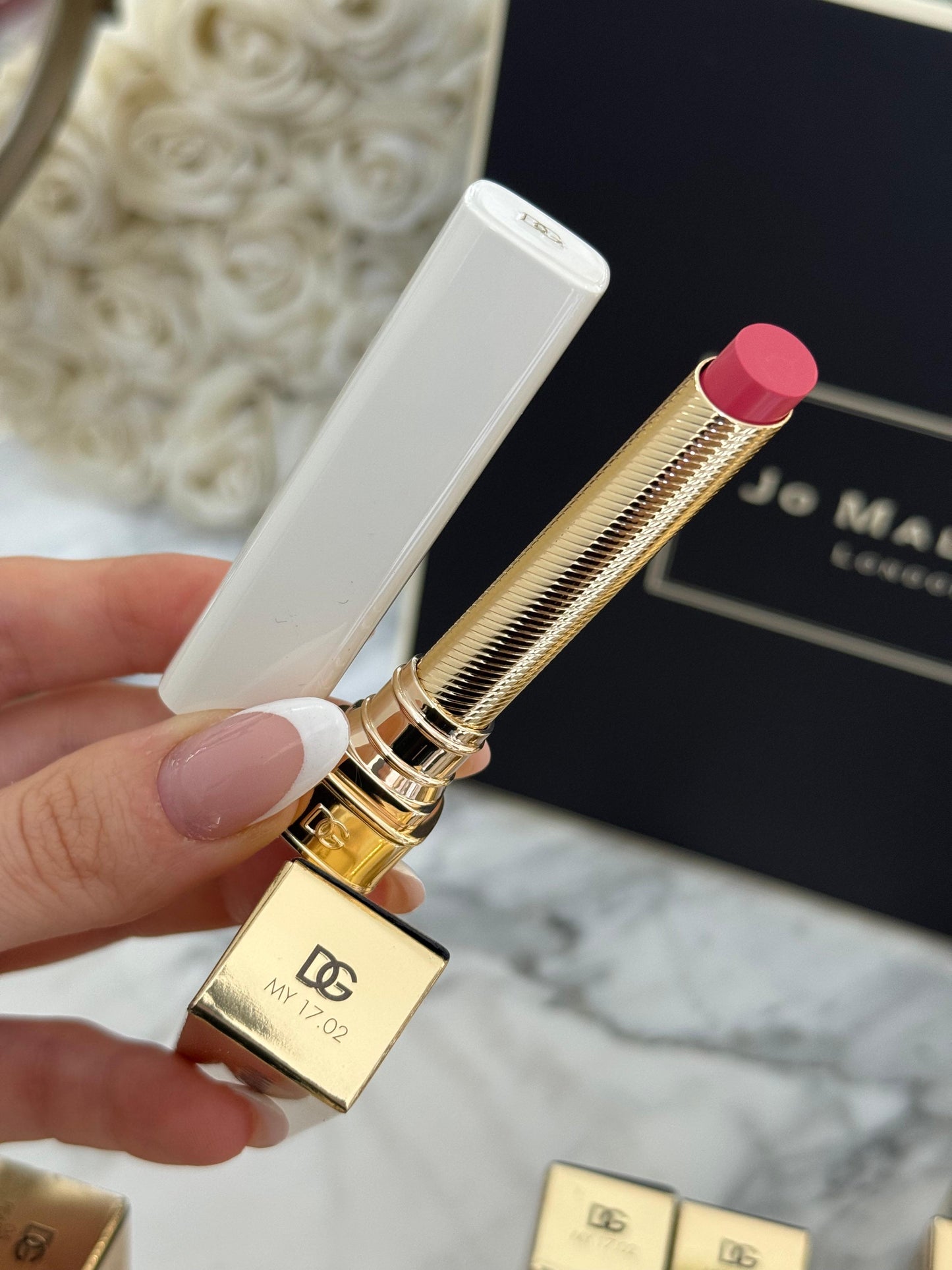 DOLCE&GABBANA My Juicy Sheer Lipstick - My 17.02
Instant Shine & Hydration Lip Stylo