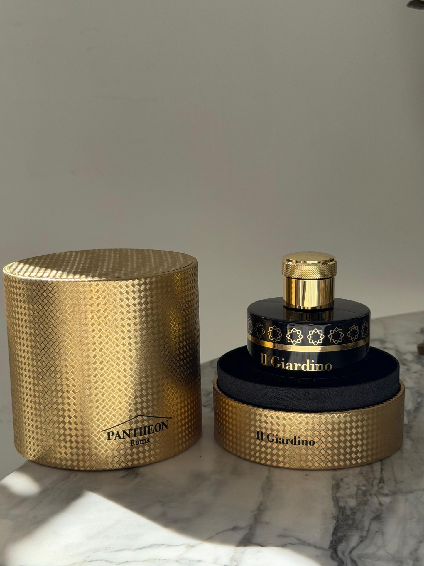 PANTHEON ROMA
Il Giardino Extrait De Parfum 100ml
Unisex, Green Woody Fragrance