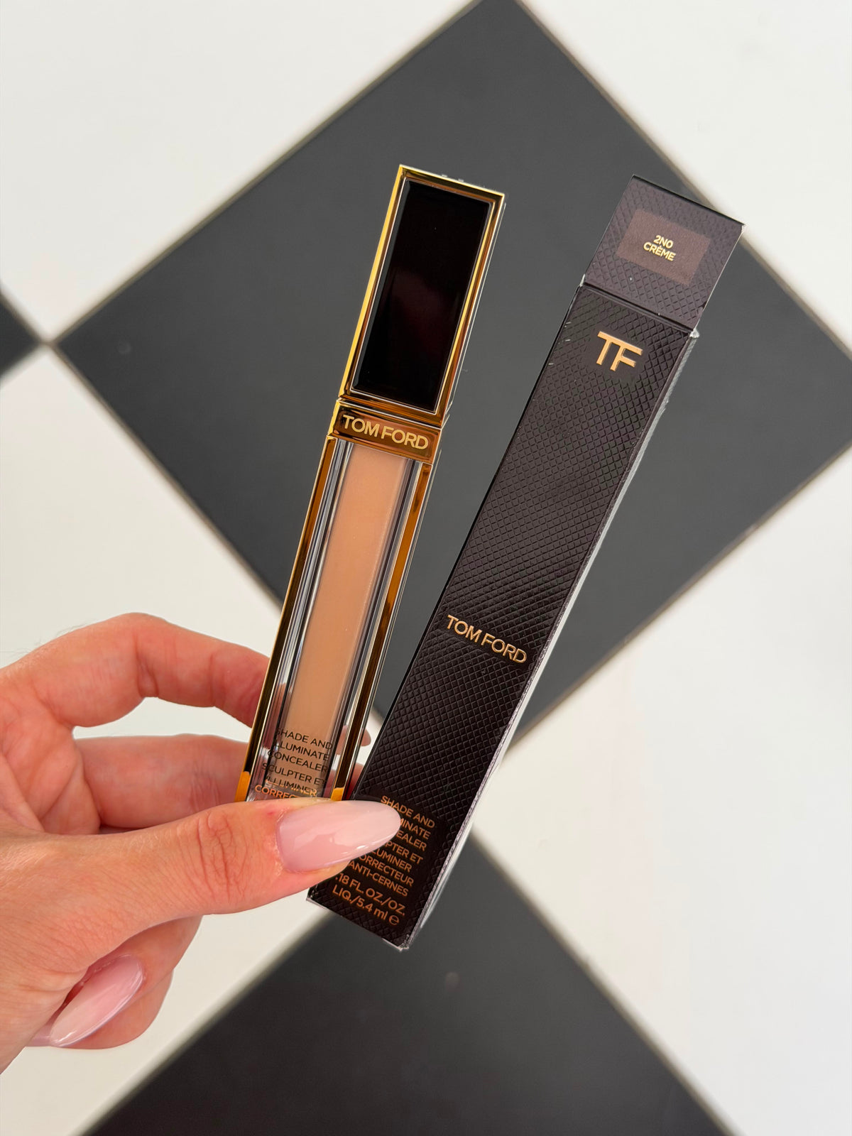 TOM FORD Shade And Illuminate Concealer (2N0)