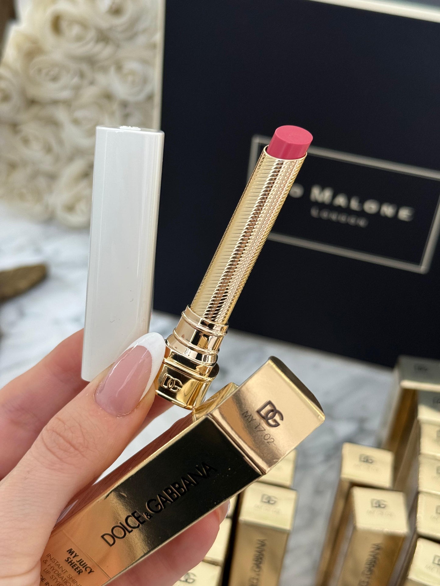 DOLCE&GABBANA My Juicy Sheer Lipstick - My 17.02
Instant Shine & Hydration Lip Stylo