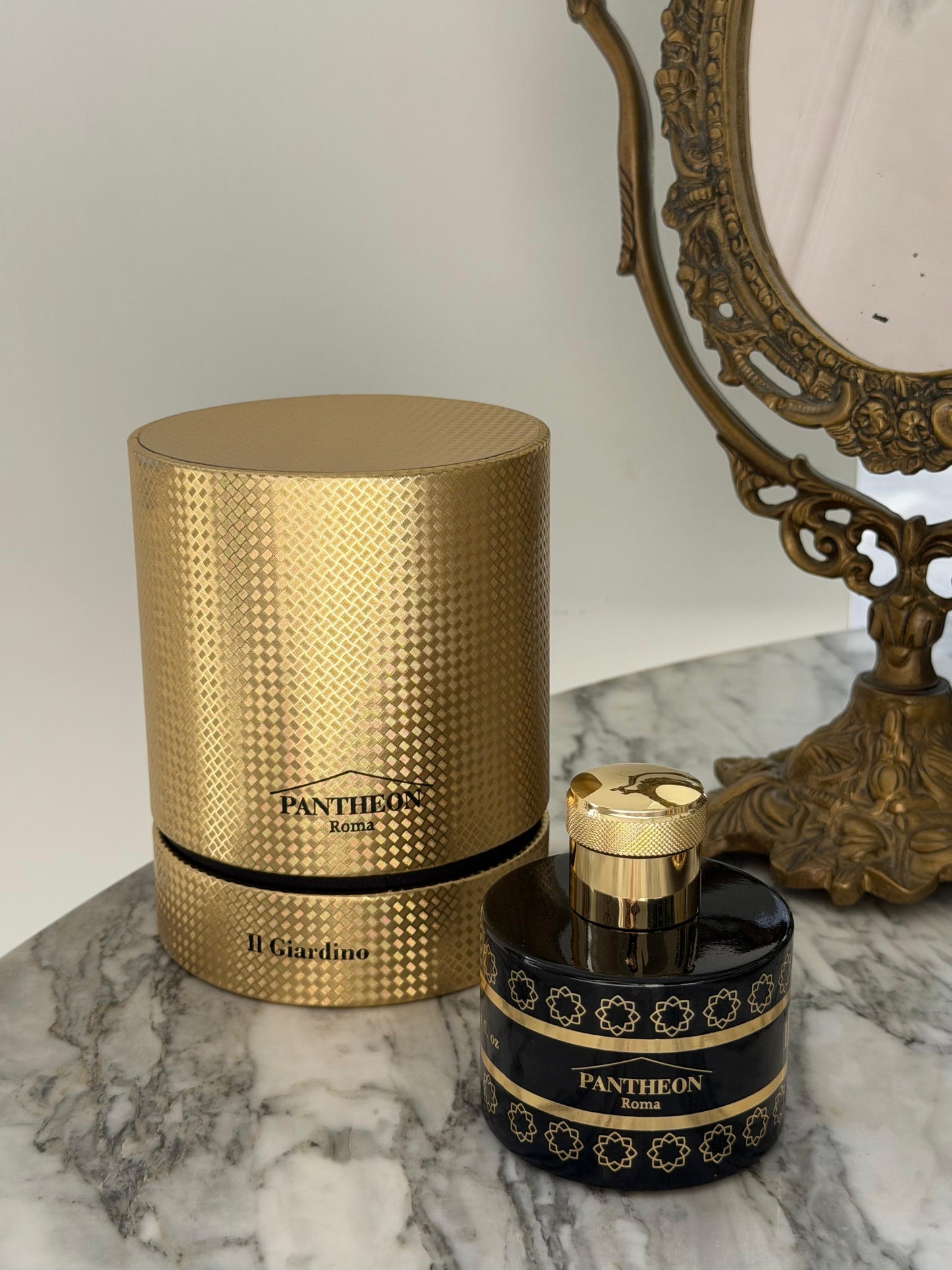 PANTHEON ROMA
Il Giardino Extrait De Parfum 100ml
Unisex, Green Woody Fragrance