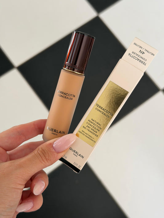 GUERLAIN Terracotta Concealer (4N)
Natural Perfection 24H Wear – No-Transfer