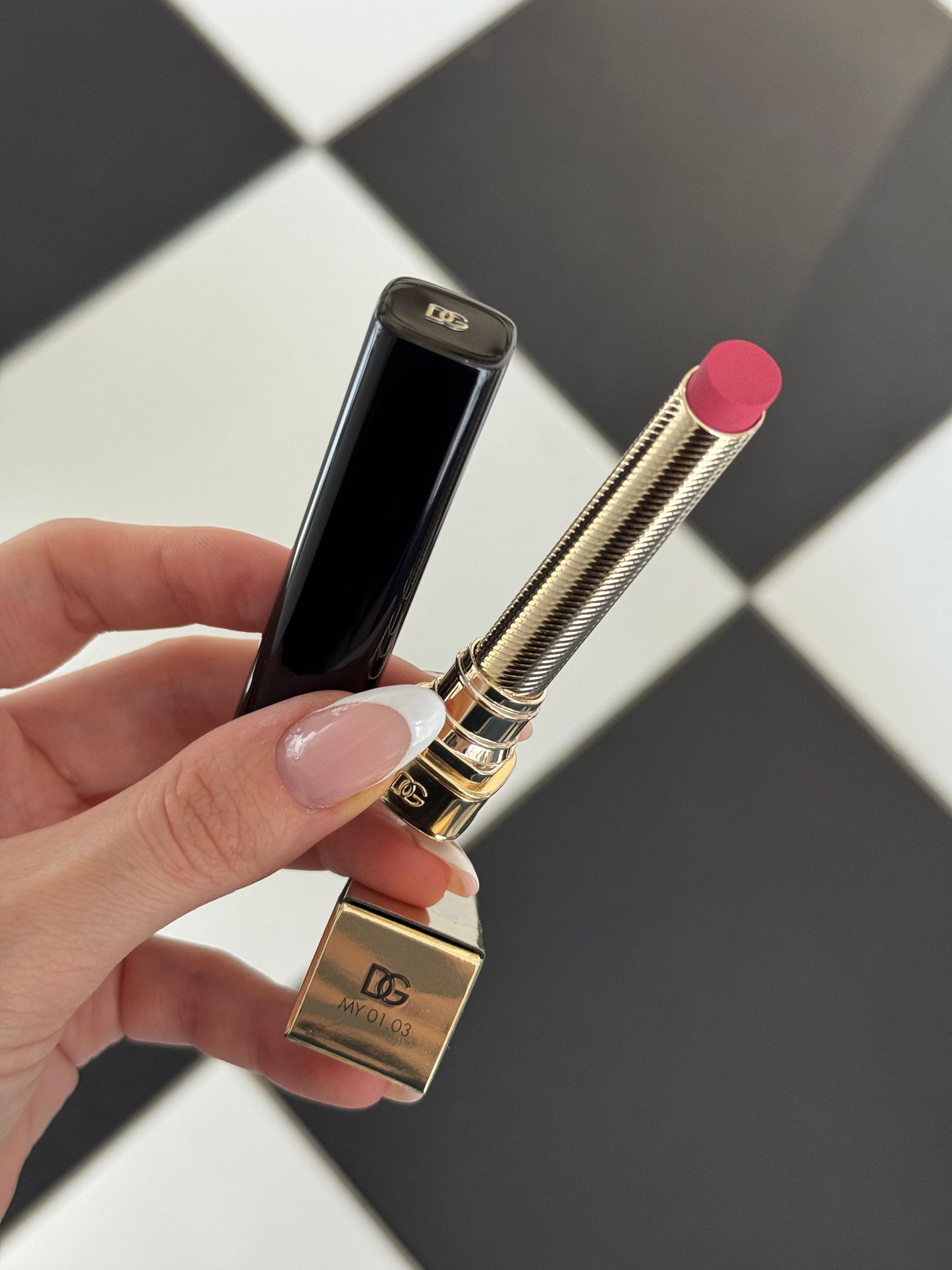 DOLCE&GABBANA My Comfy Matte Lipstick - My 01.03
Instant Rich Color & Hydration Lip Stylo