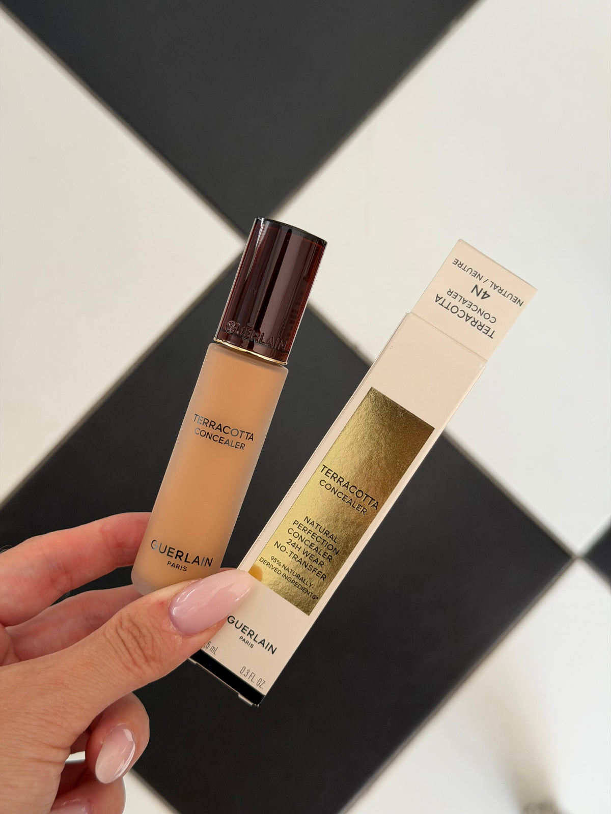 GUERLAIN Terracotta Concealer (4N)
Natural Perfection 24H Wear – No-Transfer