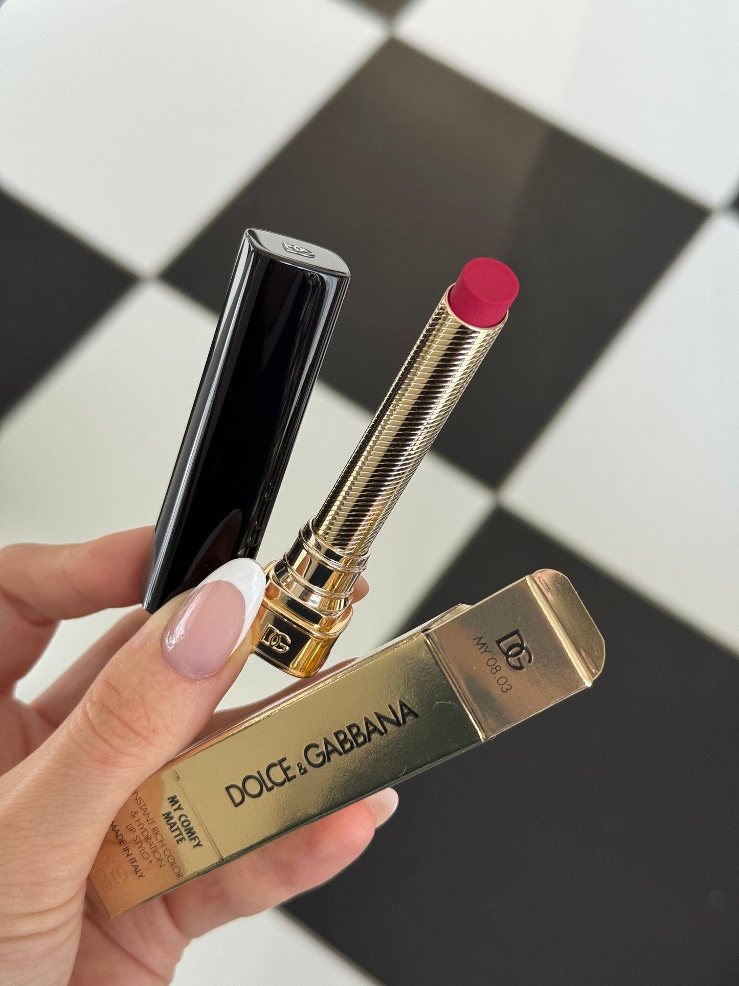 DOLCE&GABBANA My Comfy Matte Lipstick - My 08.03
Instant Rich Color & Hydration Lip Stylo