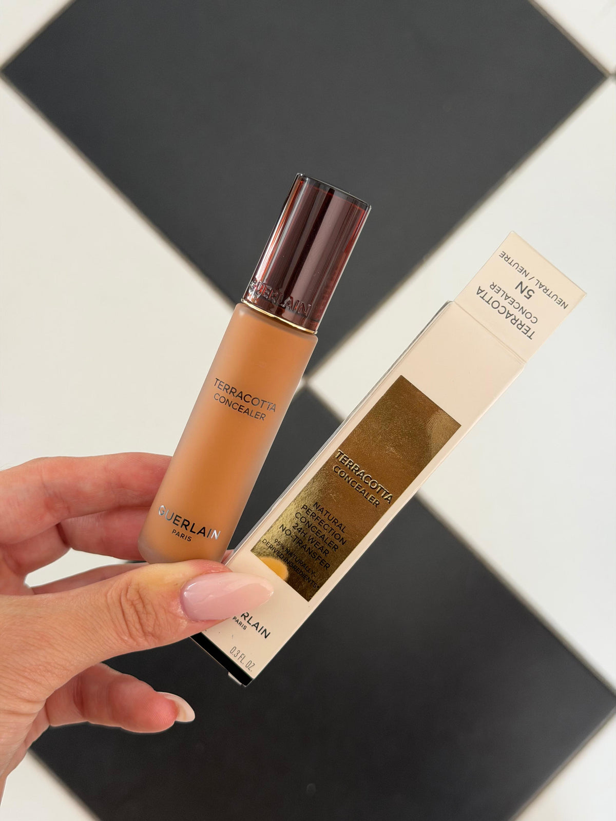 GUERLAIN Terracotta Concealer (5N)
Natural Perfection 24H Wear – No-Transfer