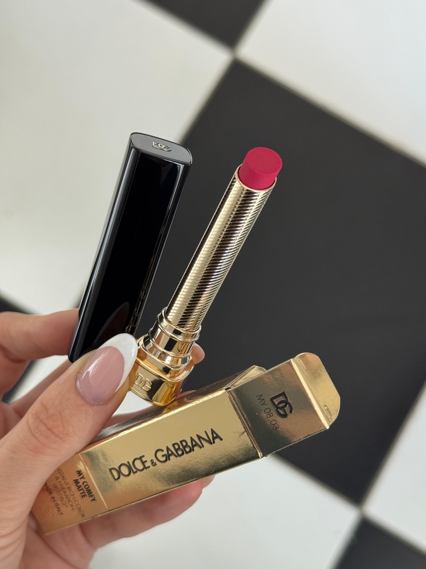 DOLCE&GABBANA My Comfy Matte Lipstick - My 08.03
Instant Rich Color & Hydration Lip Stylo