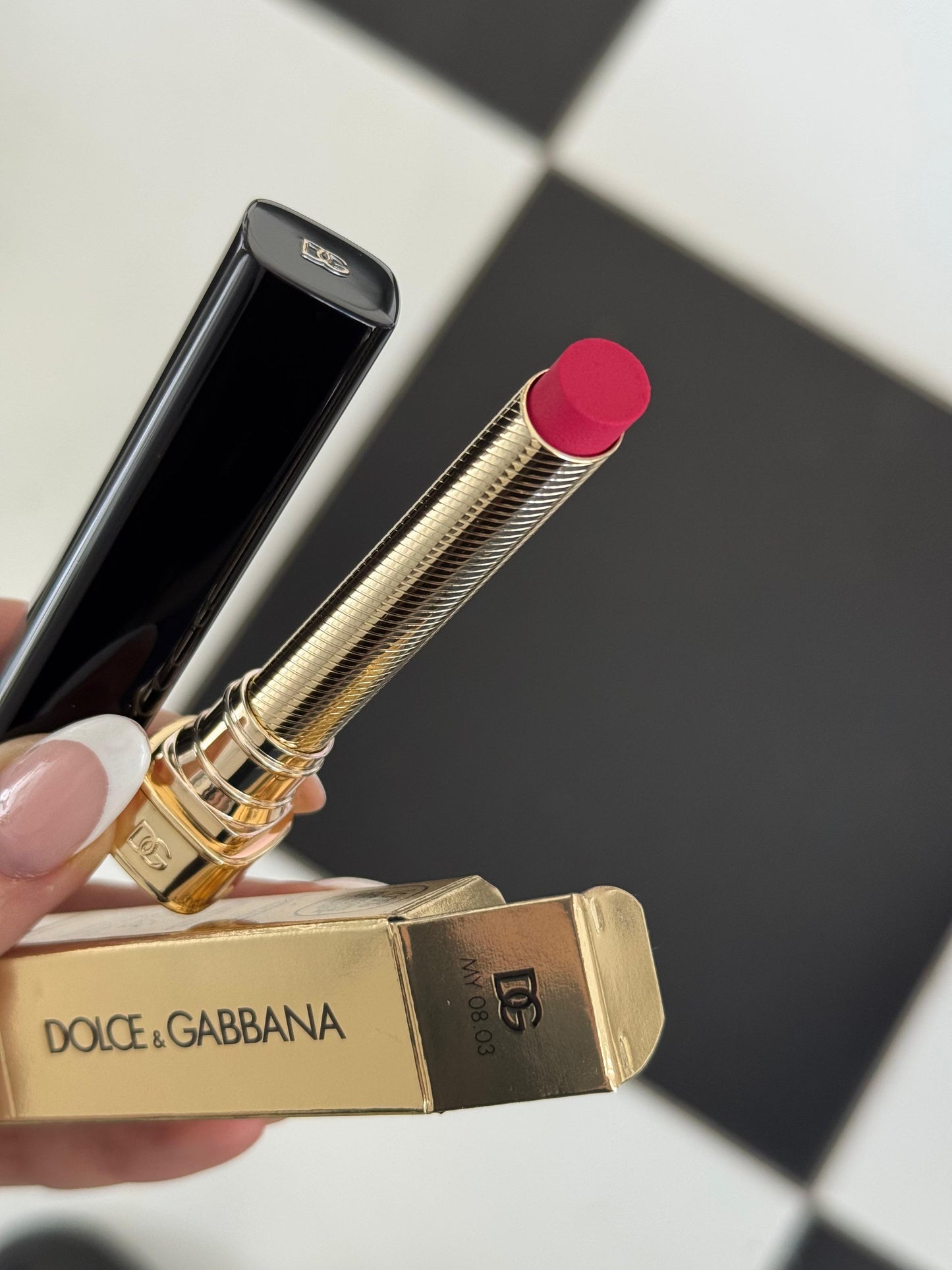 DOLCE&GABBANA My Comfy Matte Lipstick - My 08.03
Instant Rich Color & Hydration Lip Stylo