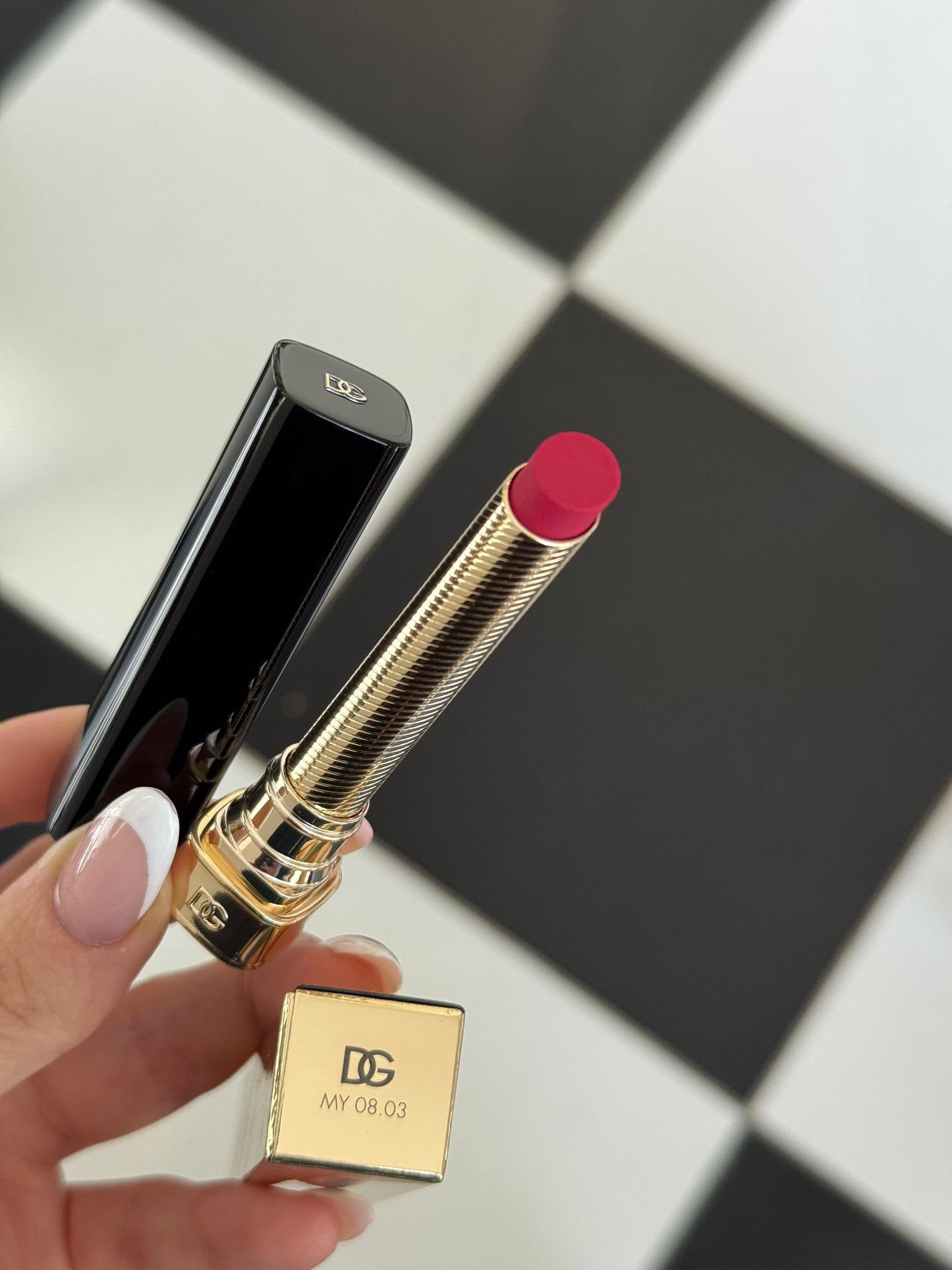 DOLCE&GABBANA My Comfy Matte Lipstick - My 08.03
Instant Rich Color & Hydration Lip Stylo
