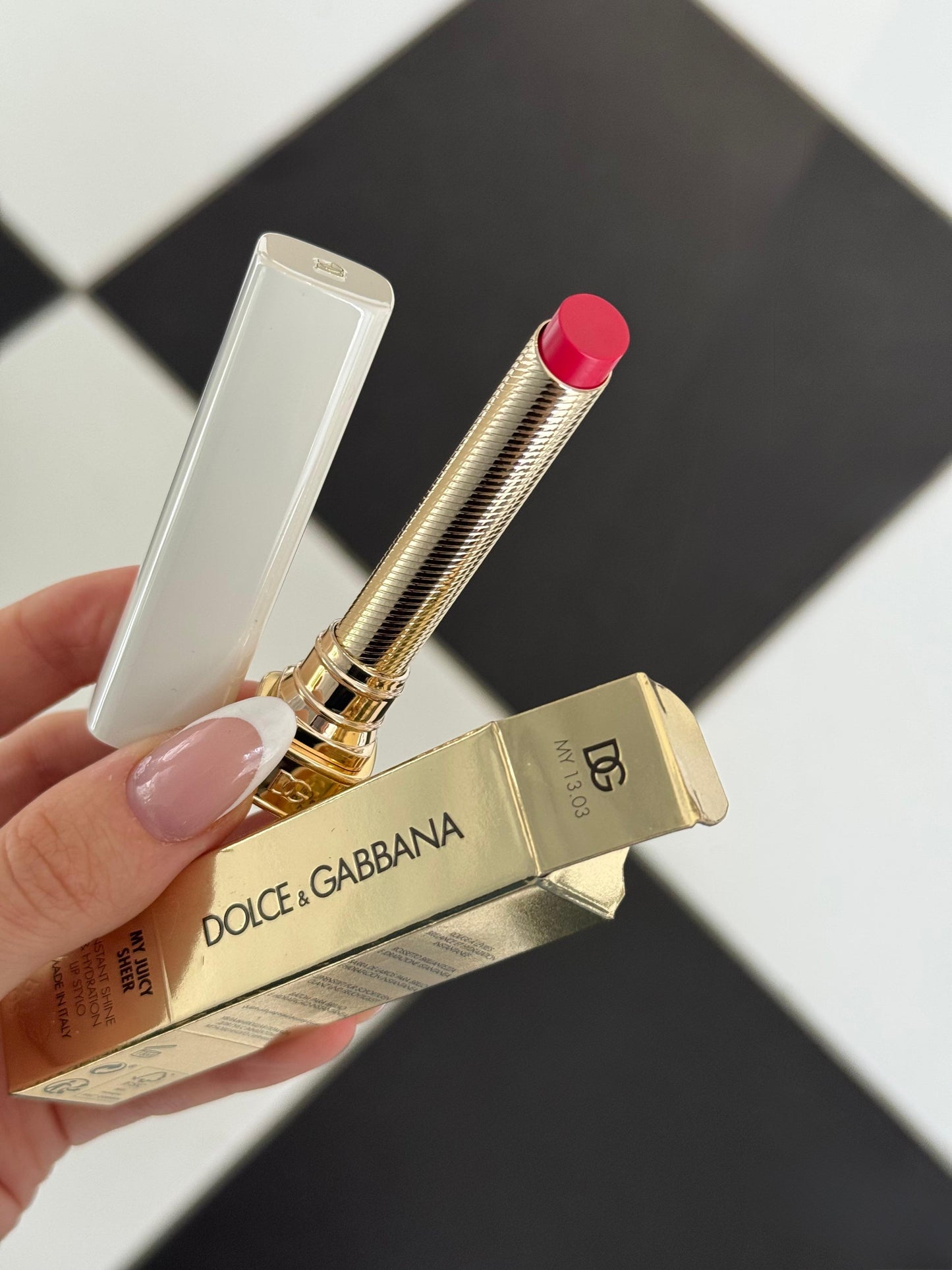 DOLCE&GABBANA My Juicy Sheer Lipstick - My 13.03
Instant Shine & Hydration Lip Stylo