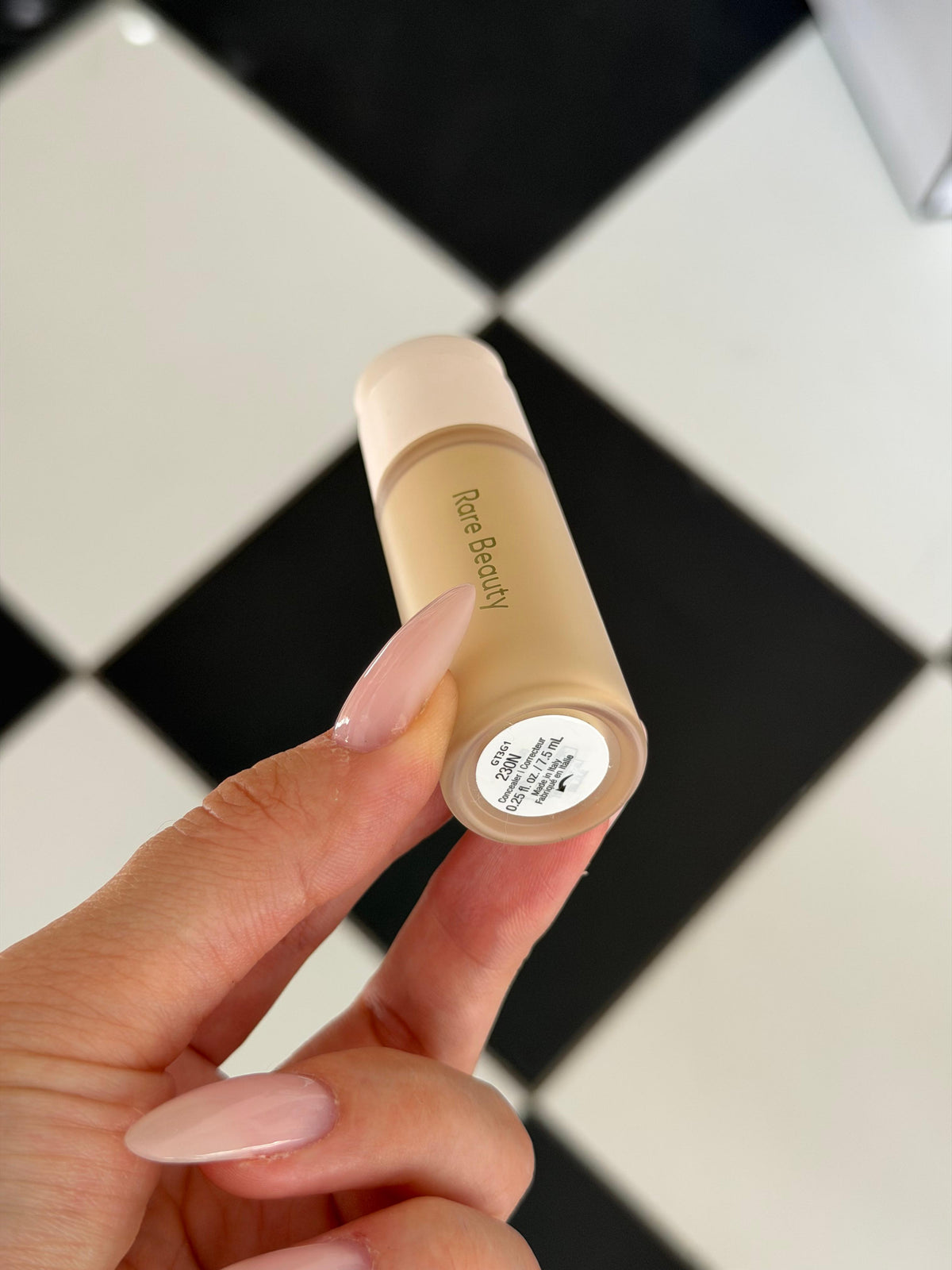 RARE BEAUTY Liquid Touch Brightening Concealer (230N)