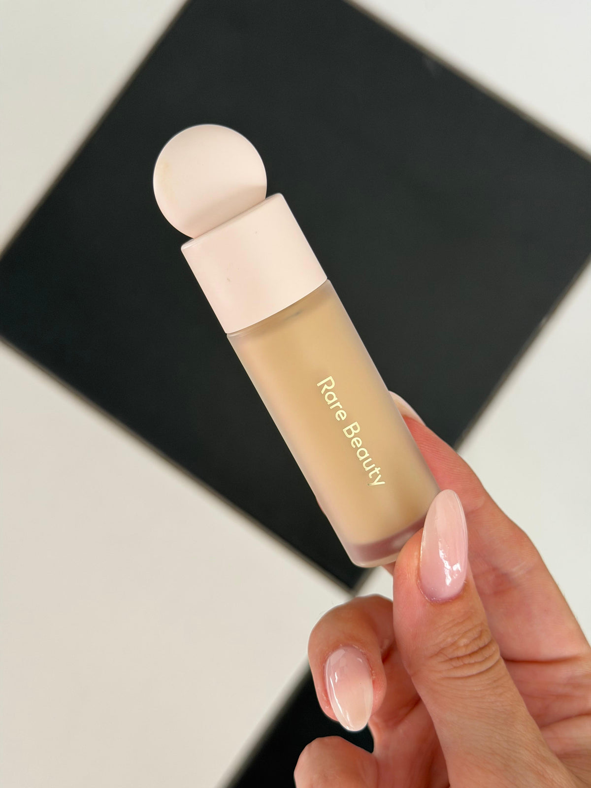 RARE BEAUTY Liquid Touch Brightening Concealer (230N)