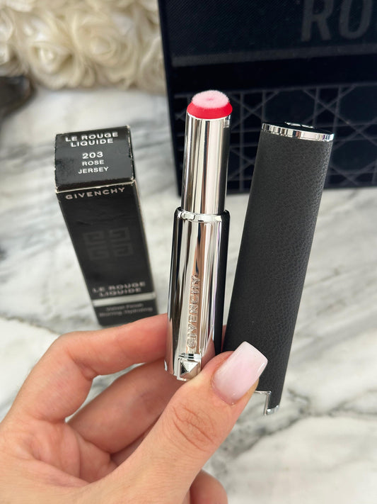 GIVENCHY
Le Rouge Liquid Lipstick - Velvet Finish