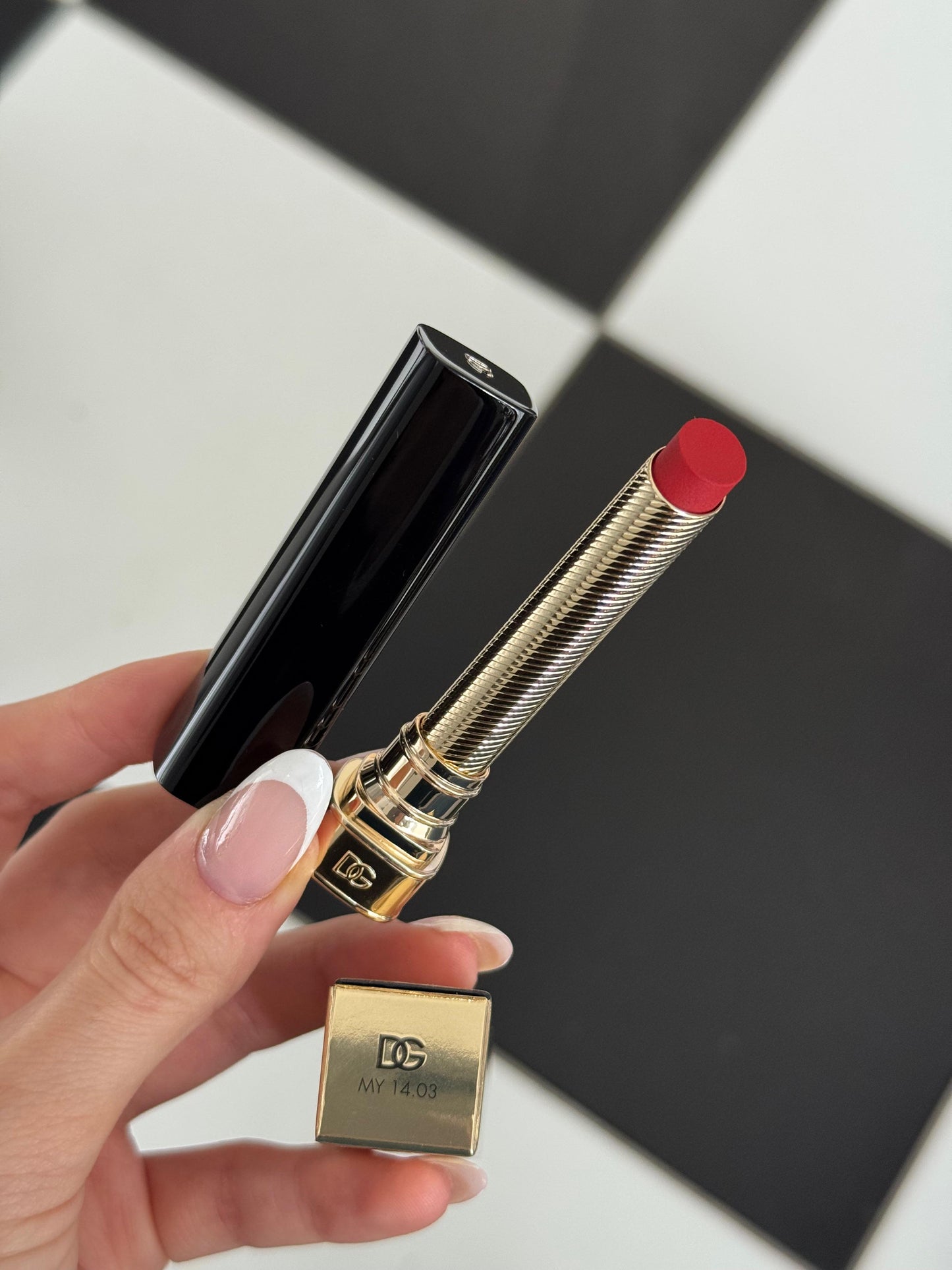DOLCE&GABBANA My Comfy Matte Lipstick - My 14.03
Instant Rich Color & Hydration Lip Stylo