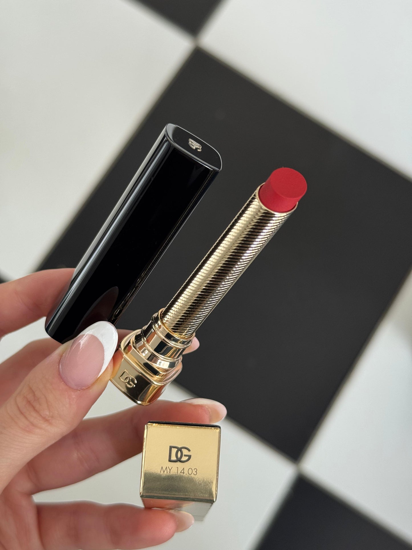 DOLCE&GABBANA My Comfy Matte Lipstick - My 14.03
Instant Rich Color & Hydration Lip Stylo