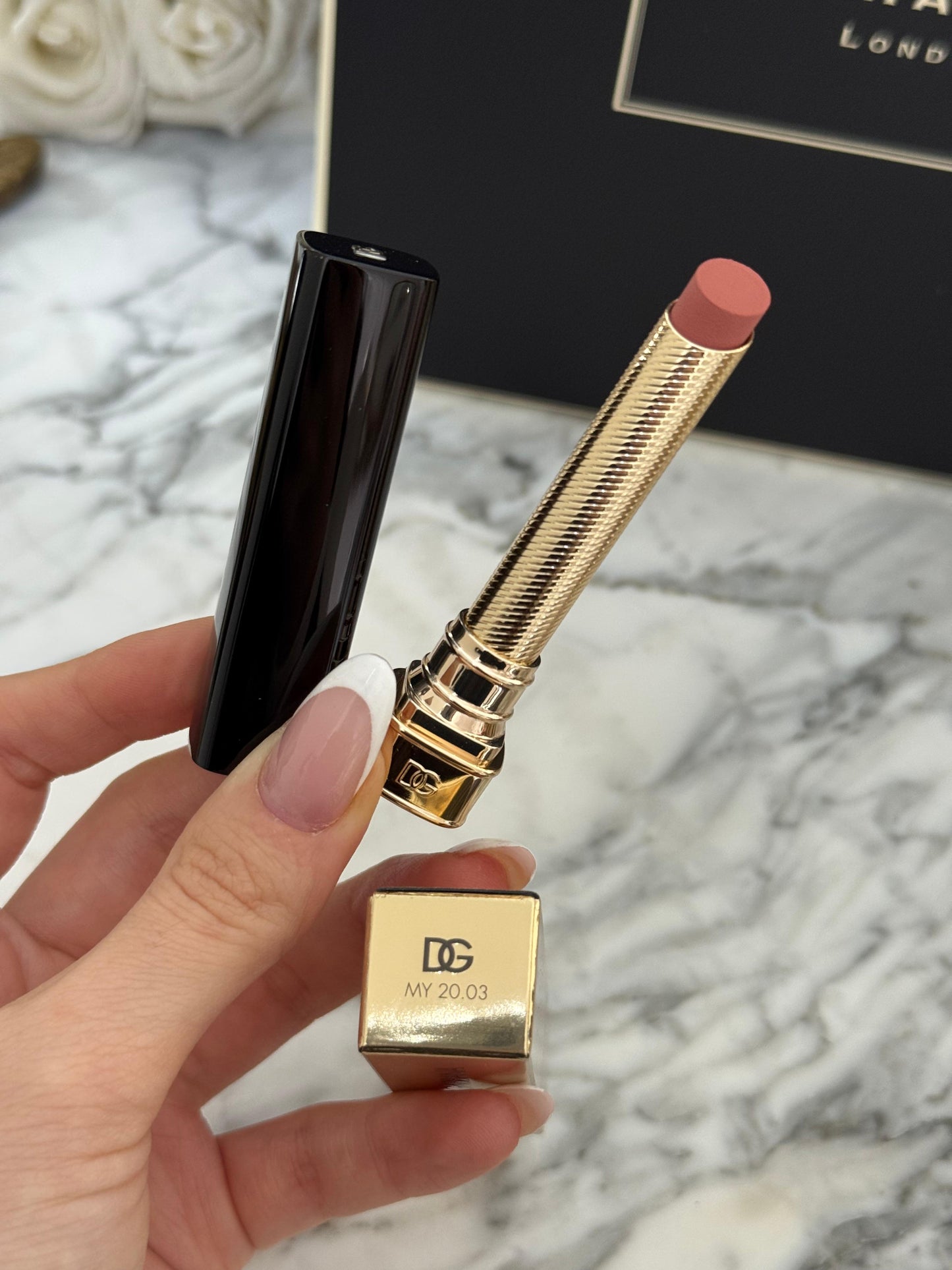 DOLCE&GABBANA My Comfy Matte Lipstick - My 20.03
Instant Rich Color & Hydration Lip Stylo