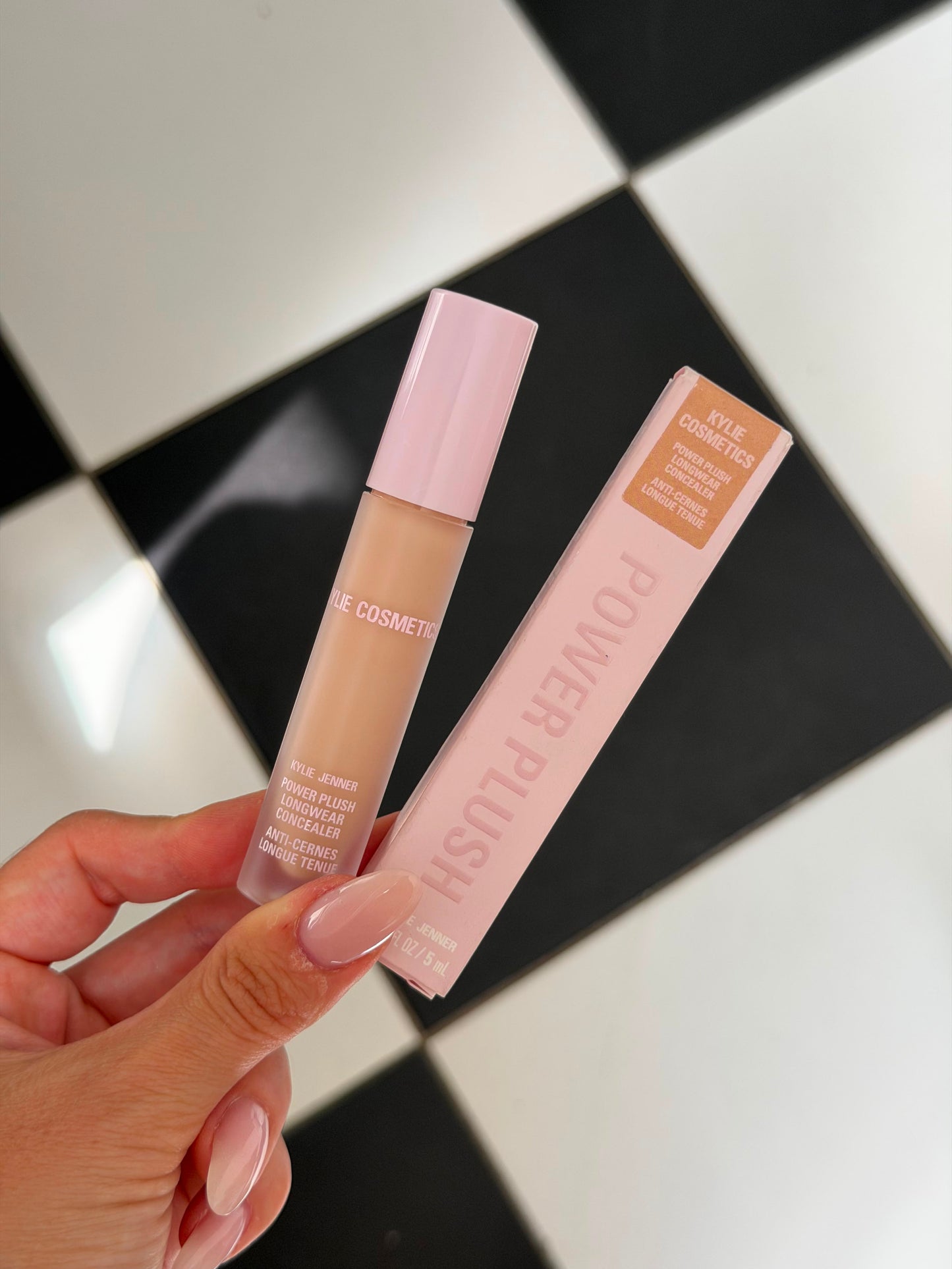 KYLIE COSMETICS Power Plush Longwear Concealer (3.5N)