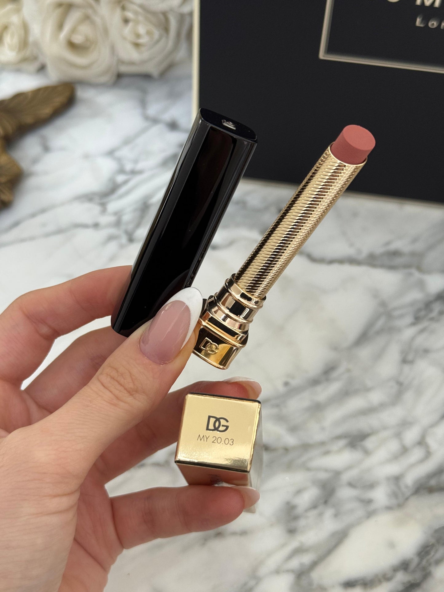 DOLCE&GABBANA My Comfy Matte Lipstick - My 20.03
Instant Rich Color & Hydration Lip Stylo