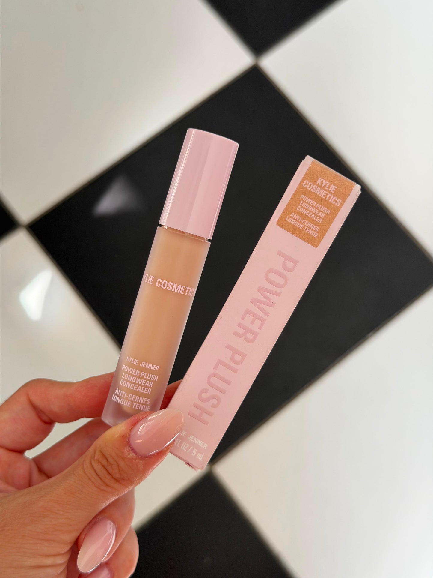 KYLIE COSMETICS Power Plush Longwear Concealer (3.5N)