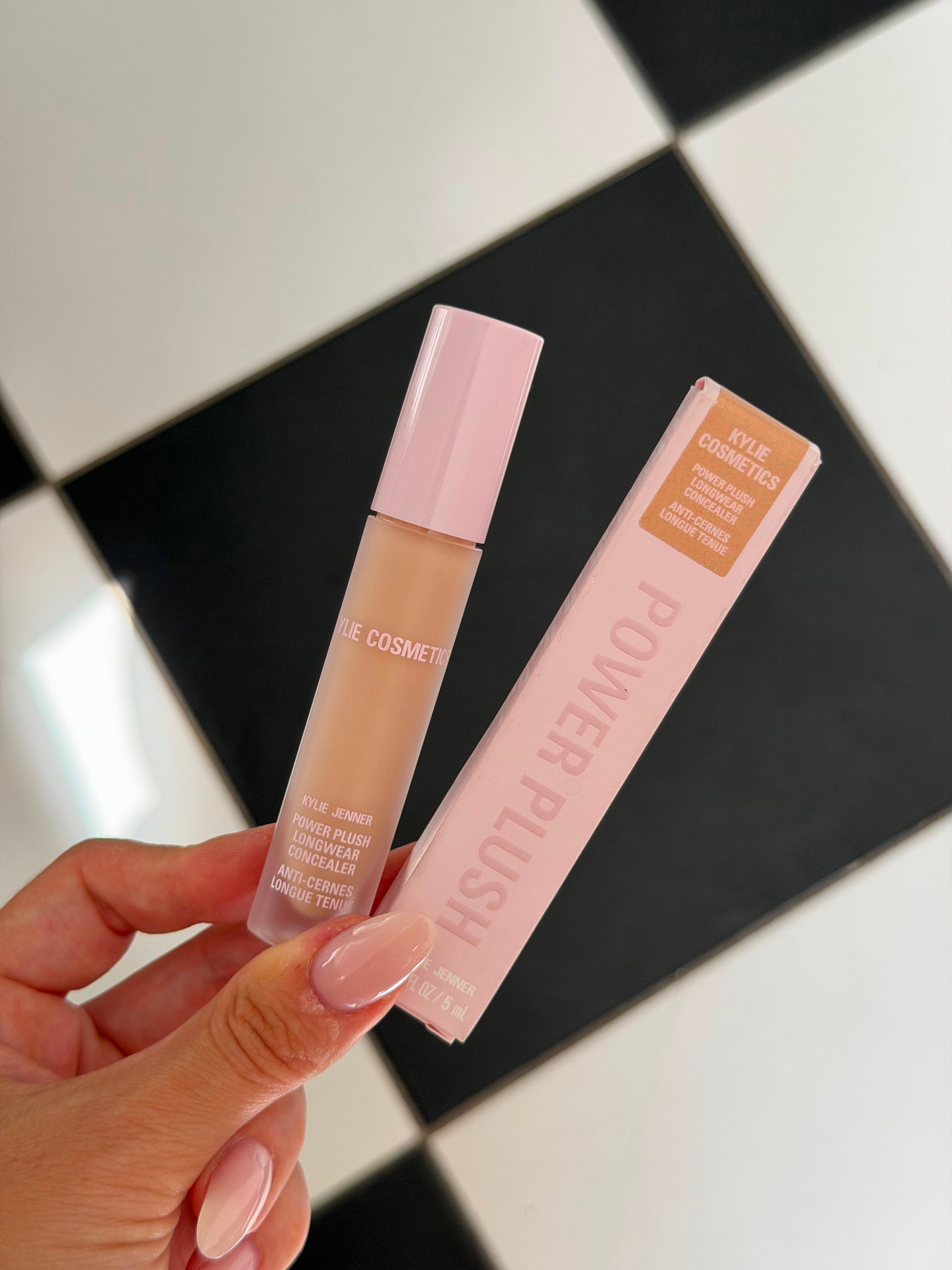 KYLIE COSMETICS Power Plush Longwear Concealer (3.5N)