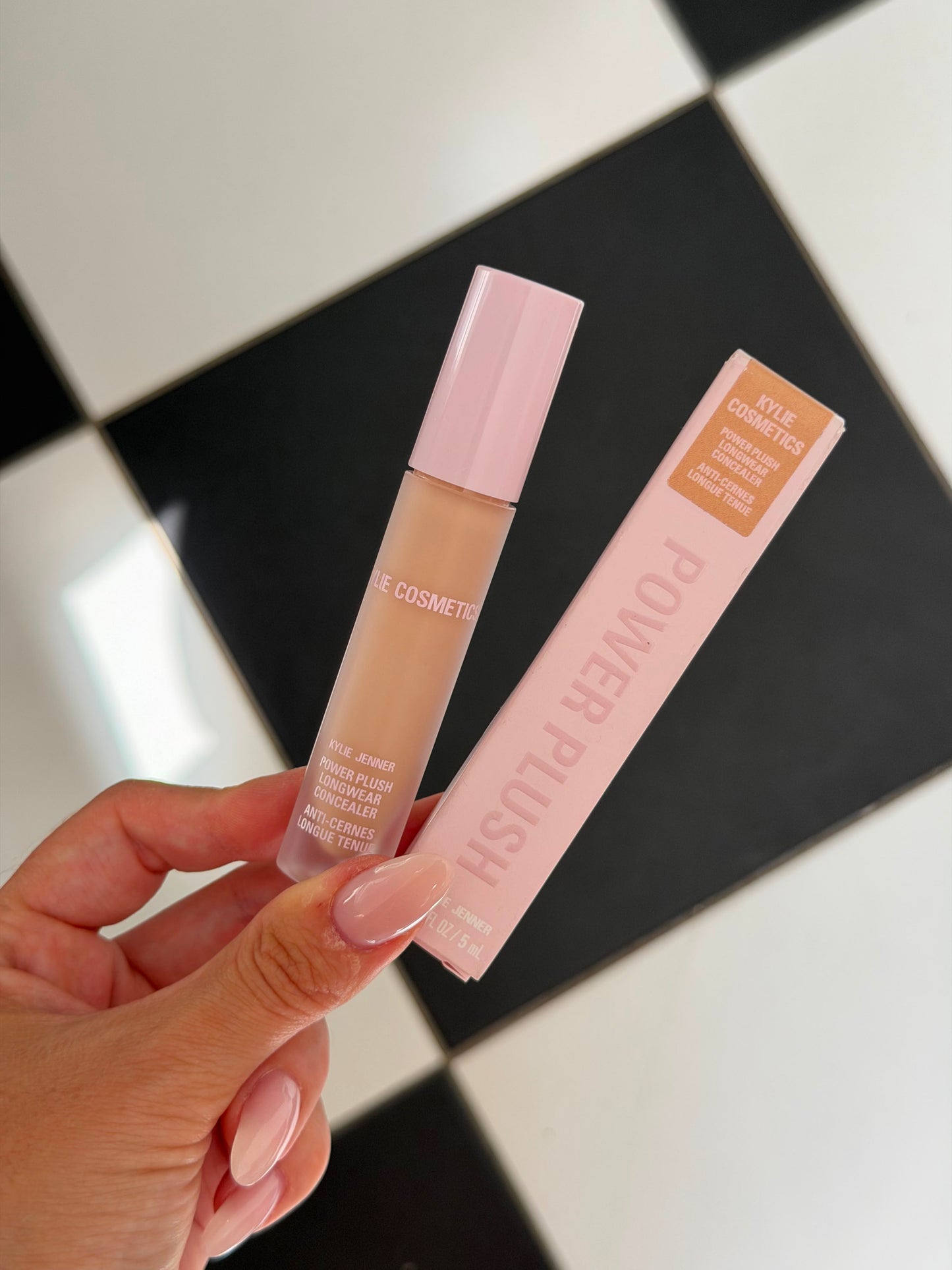 KYLIE COSMETICS Power Plush Longwear Concealer (3.5N)