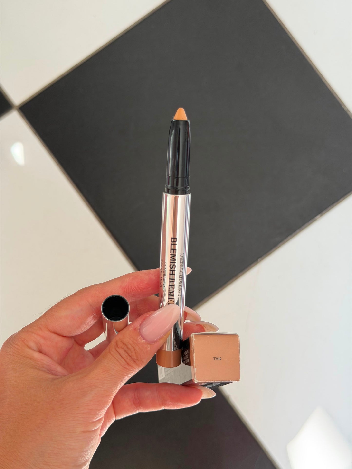BARE MINERALS Blemish Remedy Full-Coverage Creamy Concealer - Tan
