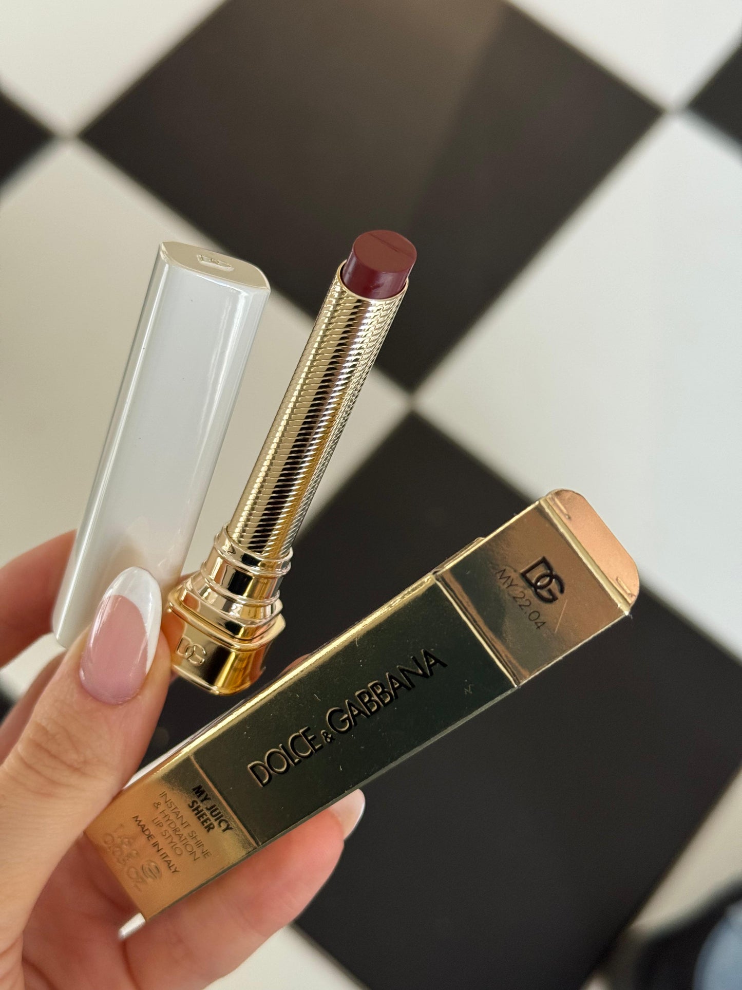 DOLCE&GABBANA My Juicy Sheer Lipstick - My 22.04
Instant Shine & Hydration Lip Stylo