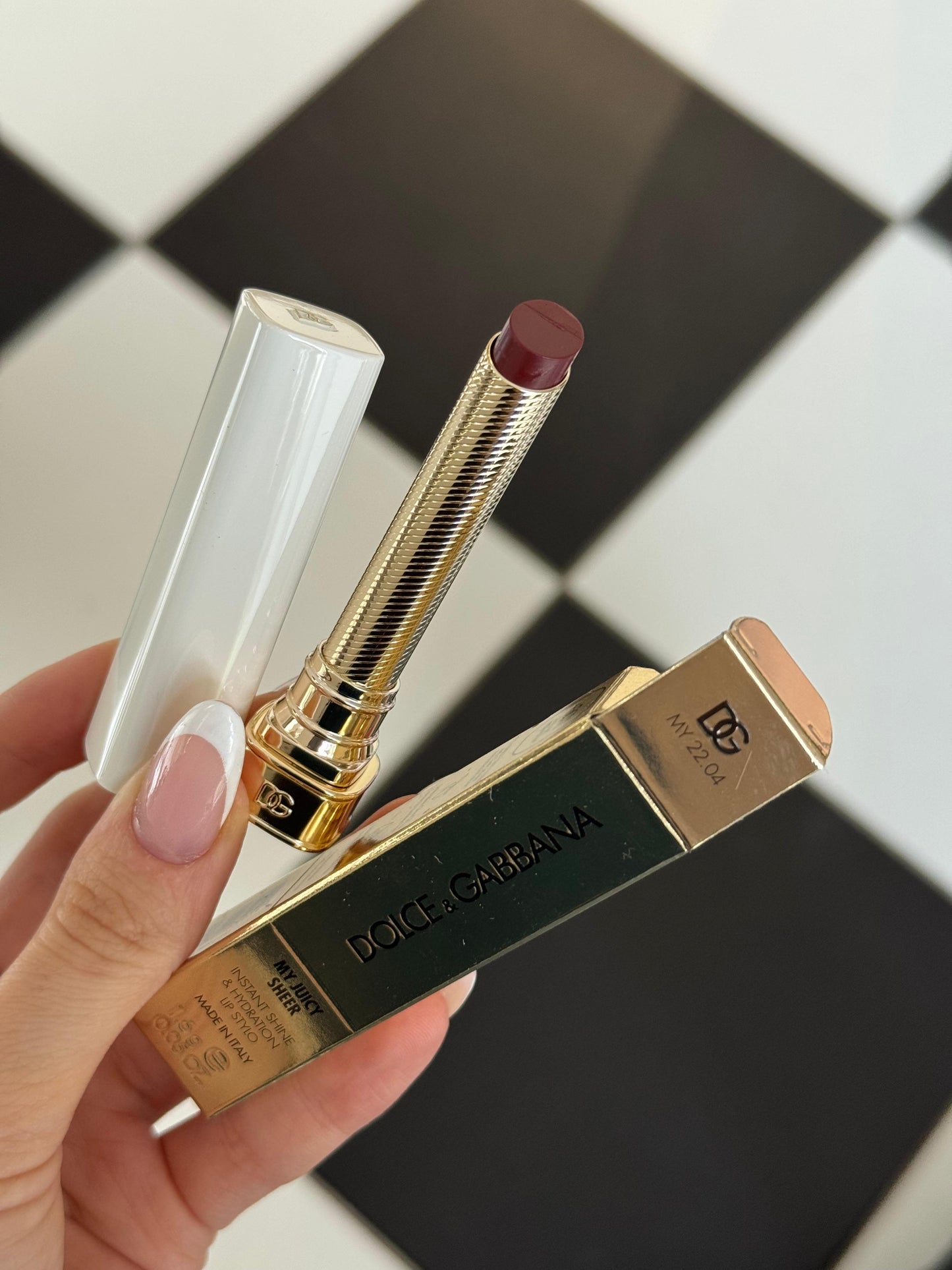 DOLCE&GABBANA My Juicy Sheer Lipstick - My 22.04
Instant Shine & Hydration Lip Stylo