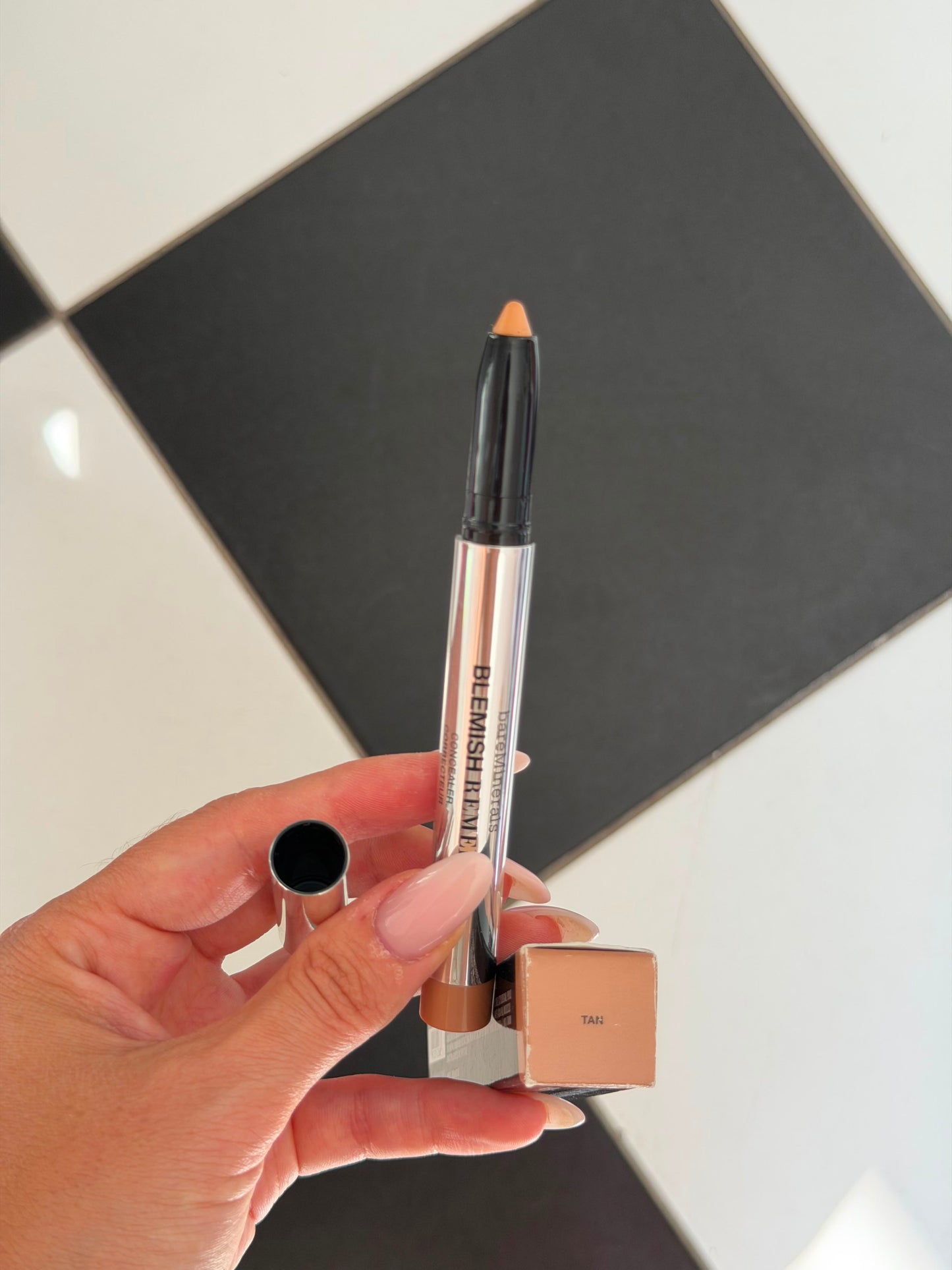 BARE MINERALS Blemish Remedy Full-Coverage Creamy Concealer - Tan