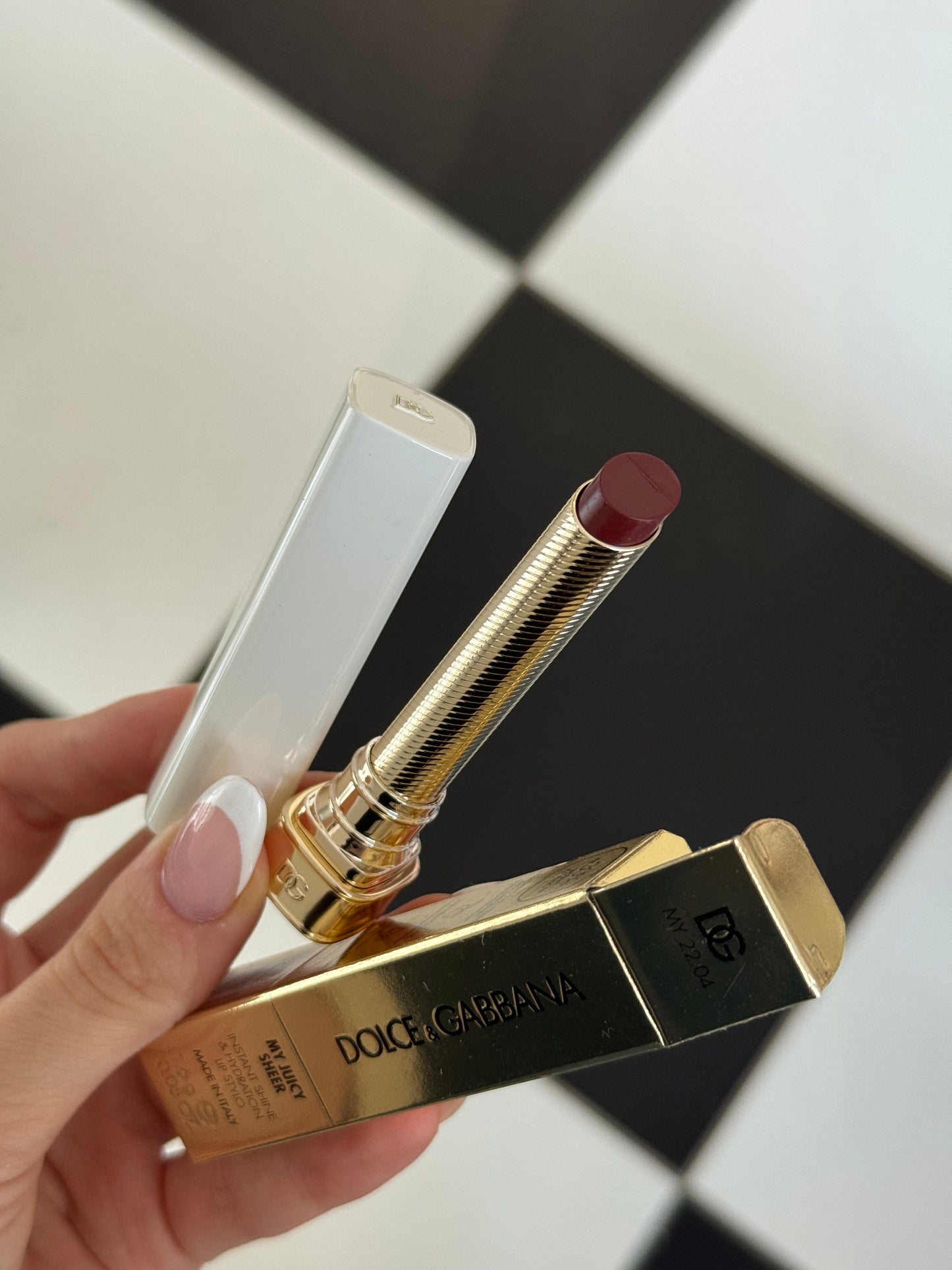 DOLCE&GABBANA My Juicy Sheer Lipstick - My 22.04
Instant Shine & Hydration Lip Stylo