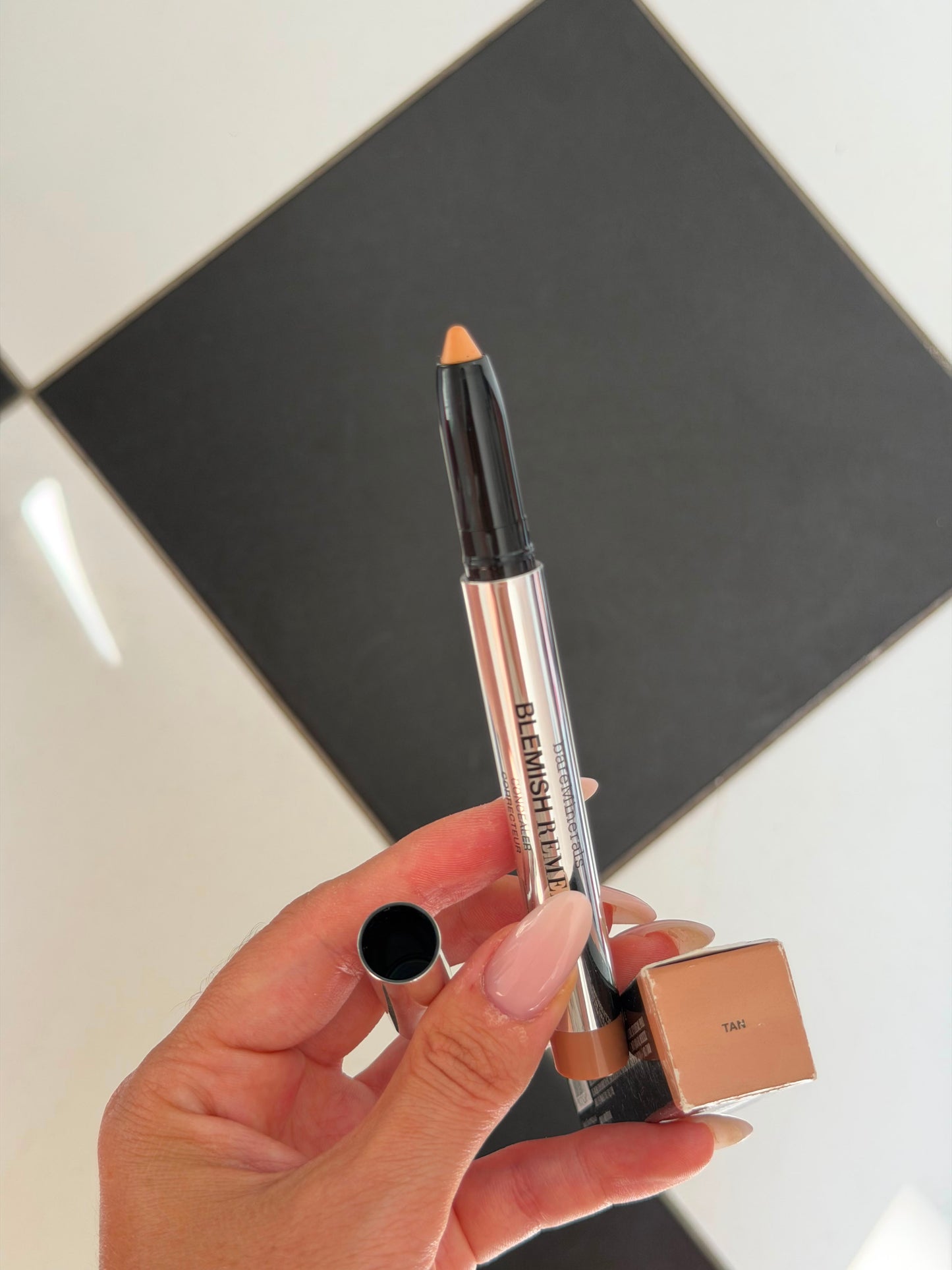 BARE MINERALS Blemish Remedy Full-Coverage Creamy Concealer - Tan