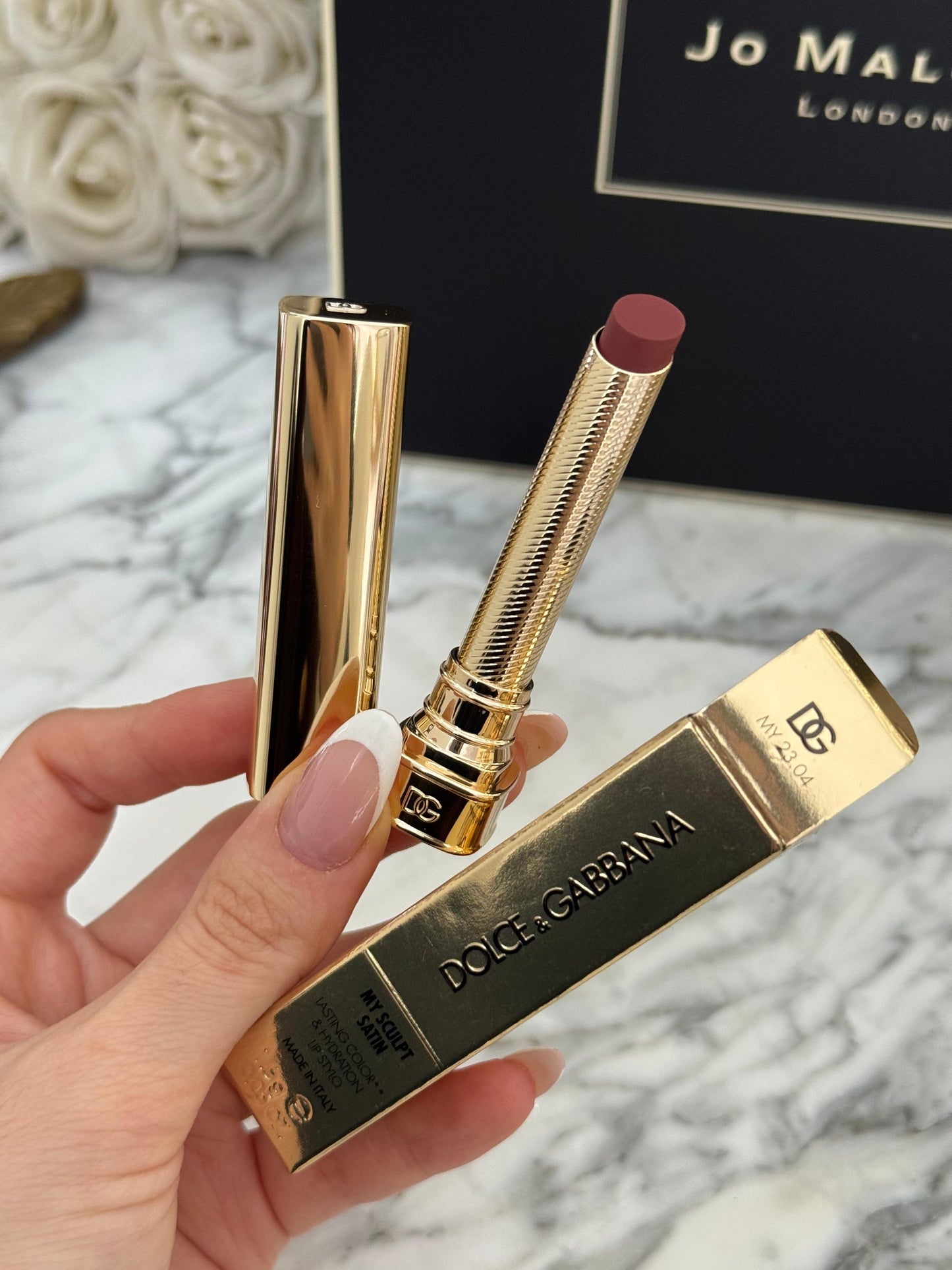 DOLCE&GABBANA My Sculpt Satin
Lasting Color & Hydration Lipstick Stylo - MY 23.04