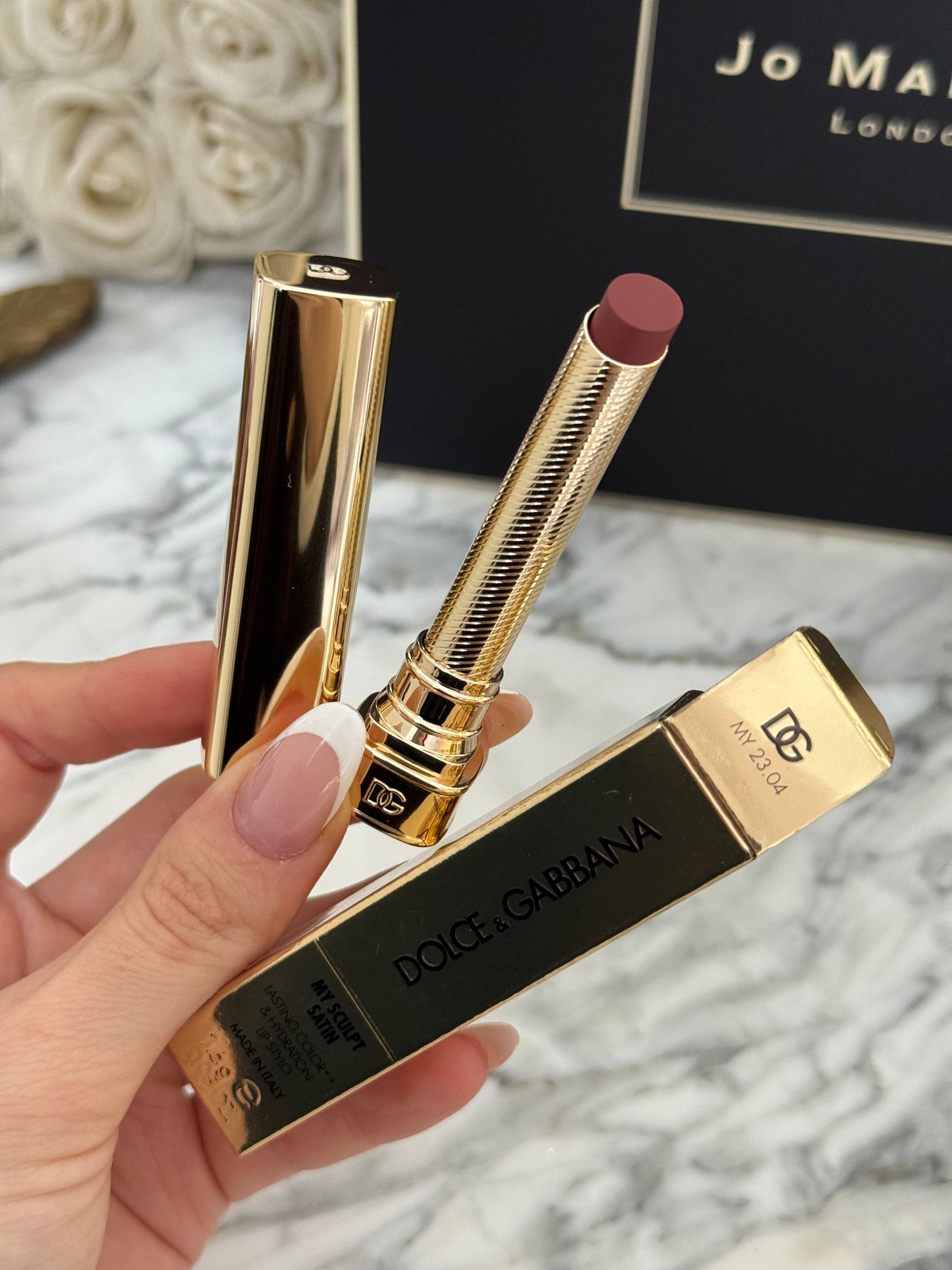 DOLCE&GABBANA My Sculpt Satin
Lasting Color & Hydration Lipstick Stylo - MY 23.04