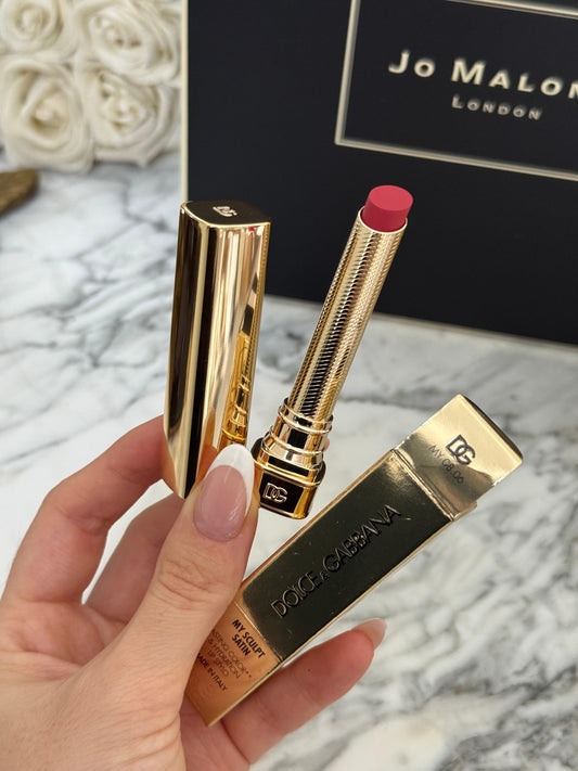 DOLCE&GABBANA My Sculpt Satin
Lasting Color & Hydration Lipstick Stylo - MY 08.06