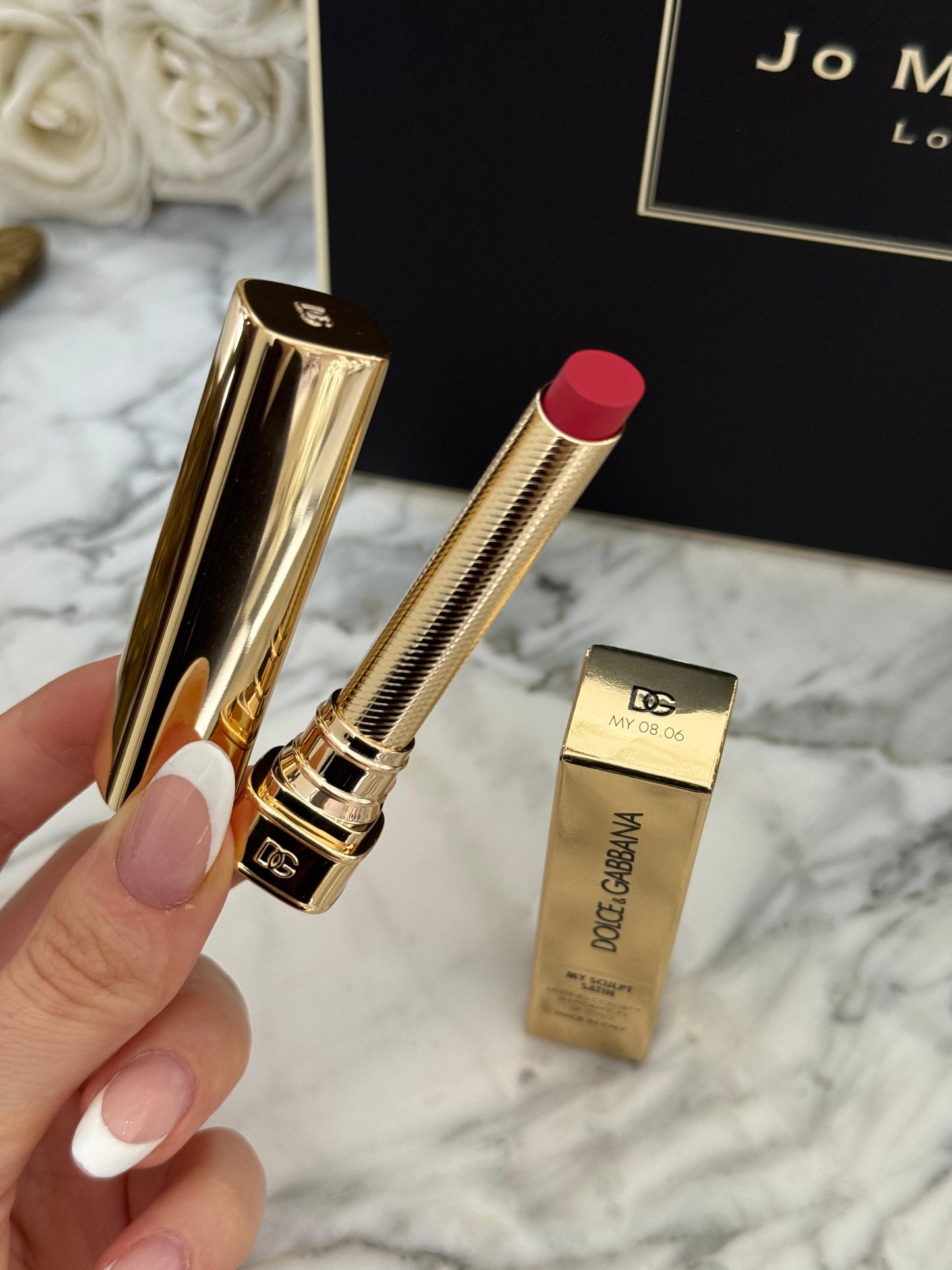 DOLCE&GABBANA My Sculpt Satin
Lasting Color & Hydration Lipstick Stylo - MY 08.06