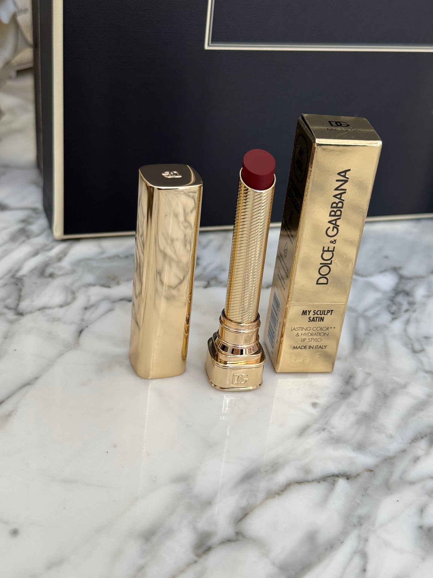 DOLCE&GABBANA My Sculpt Satin
Lasting Color & Hydration Lipstick Stylo - MY 12.06