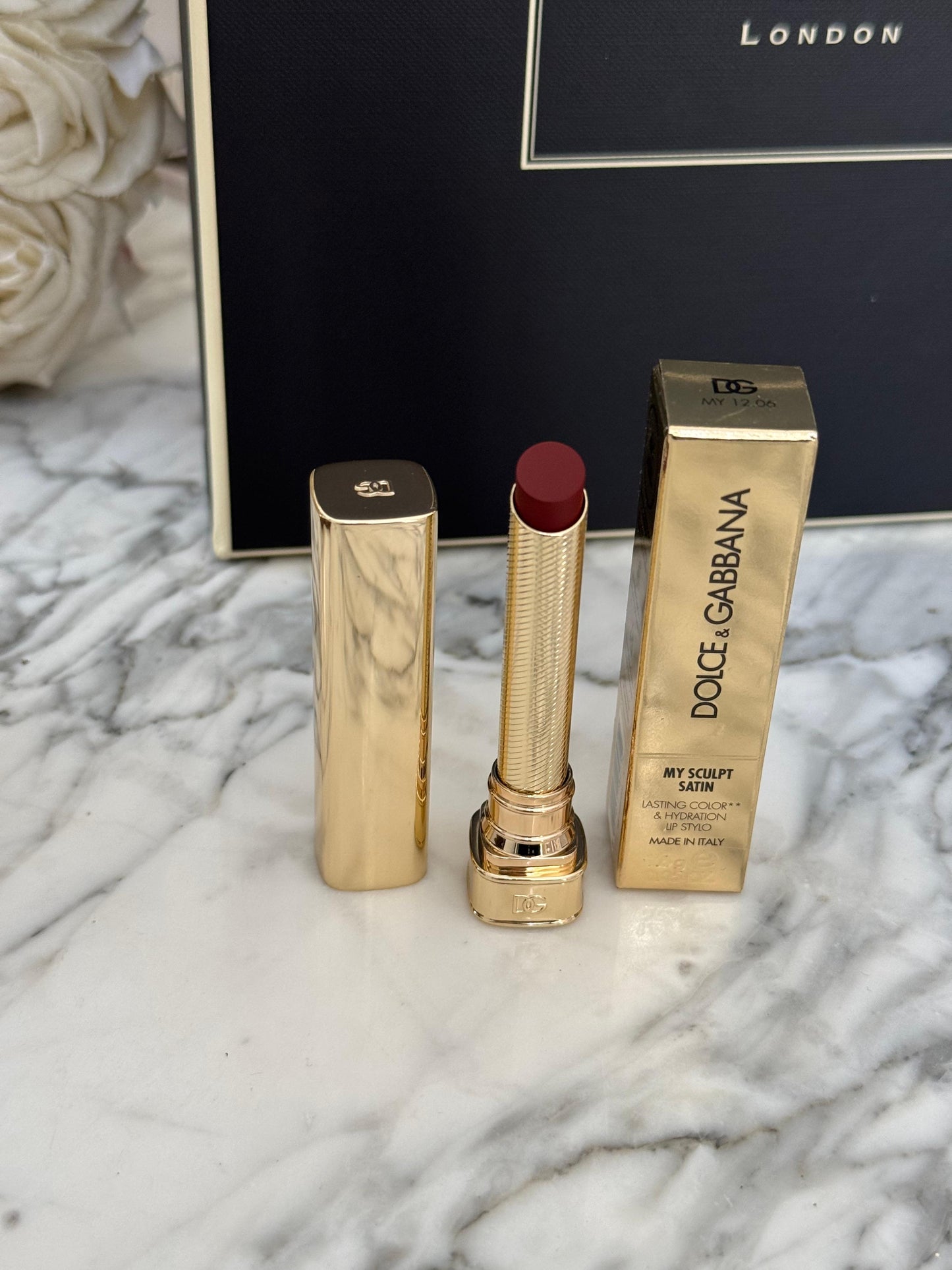 DOLCE&GABBANA My Sculpt Satin
Lasting Color & Hydration Lipstick Stylo - MY 12.06
