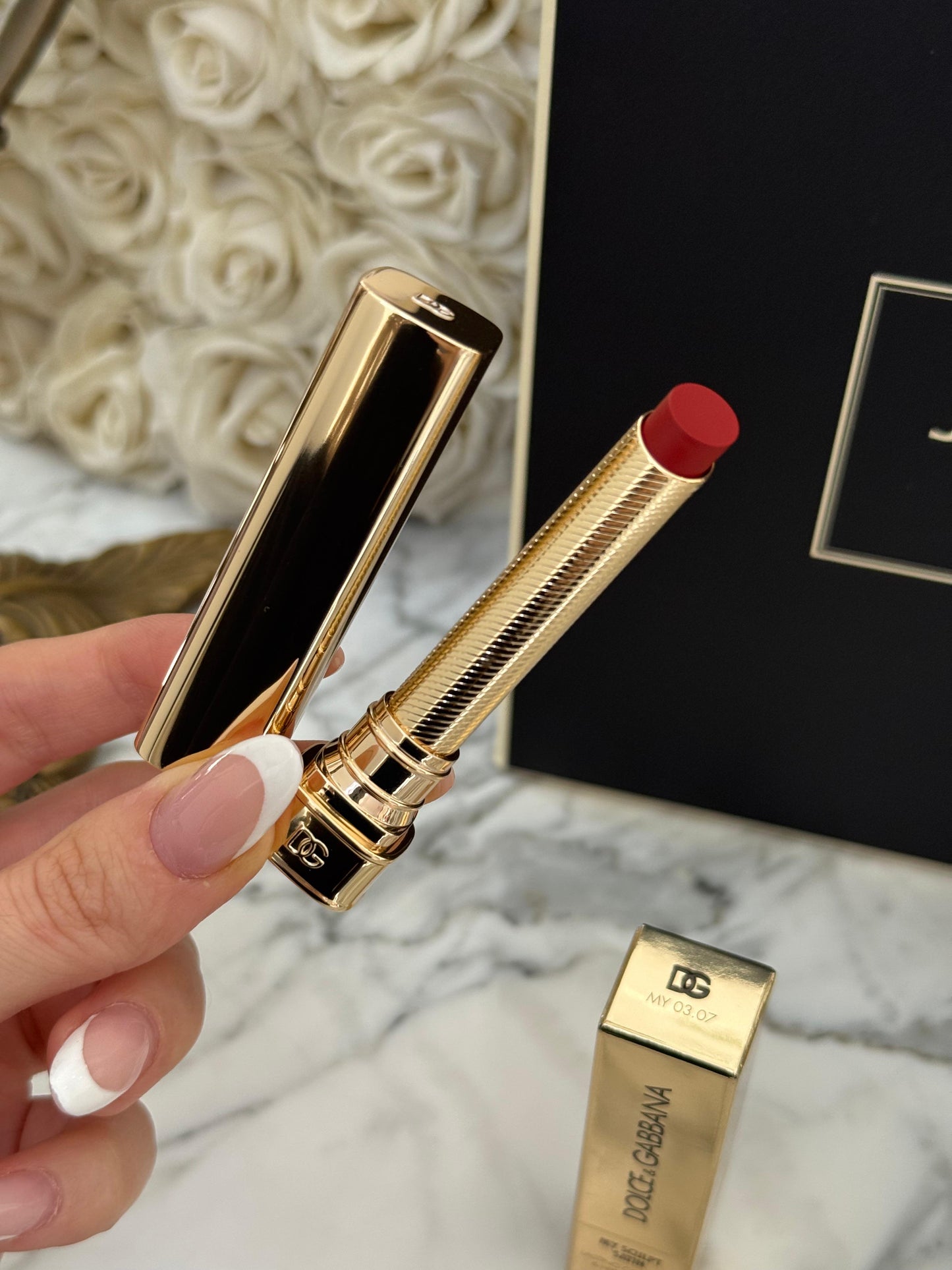 DOLCE&GABBANA My Sculpt Satin
Lasting Color & Hydration Lipstick Stylo - MY 03.07