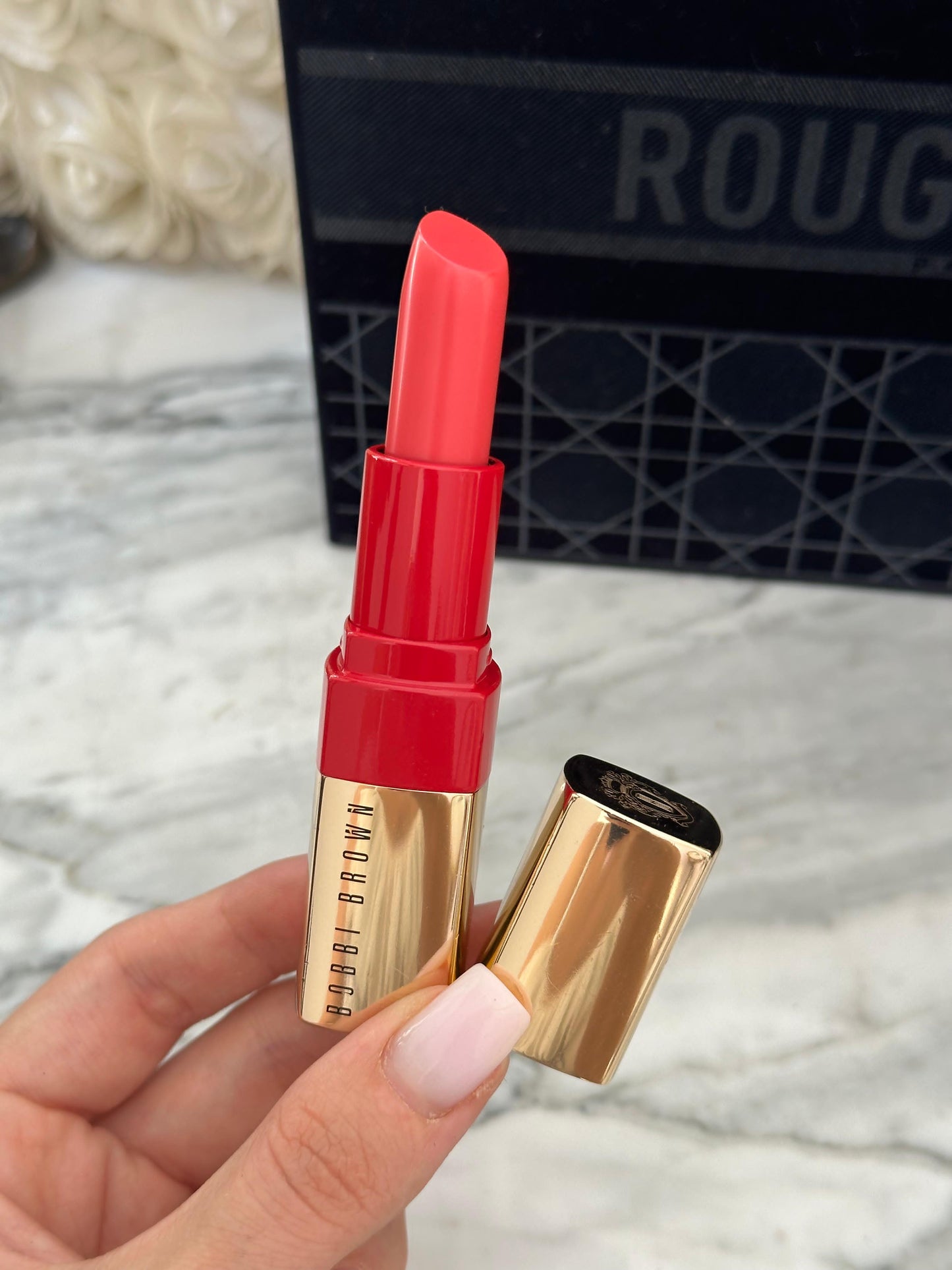 BOBBI BROWN Luxe Matte Lip Color - Retro Coral (Pa kuti)
